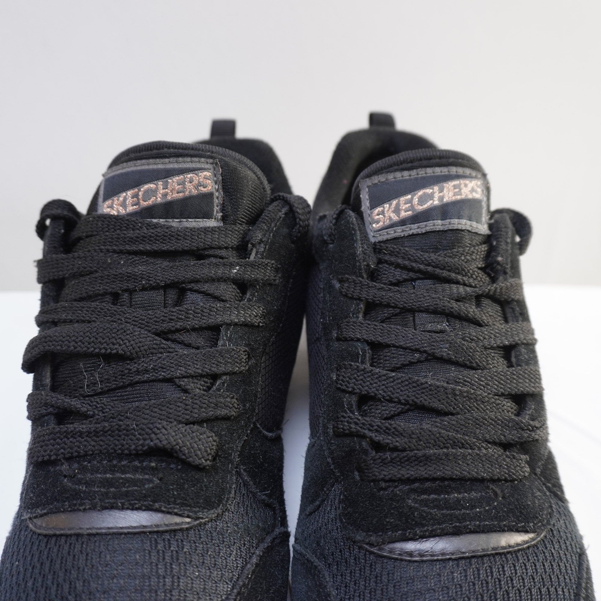 Zapatillas Skechers para Mujer Usadas - Negro, 39