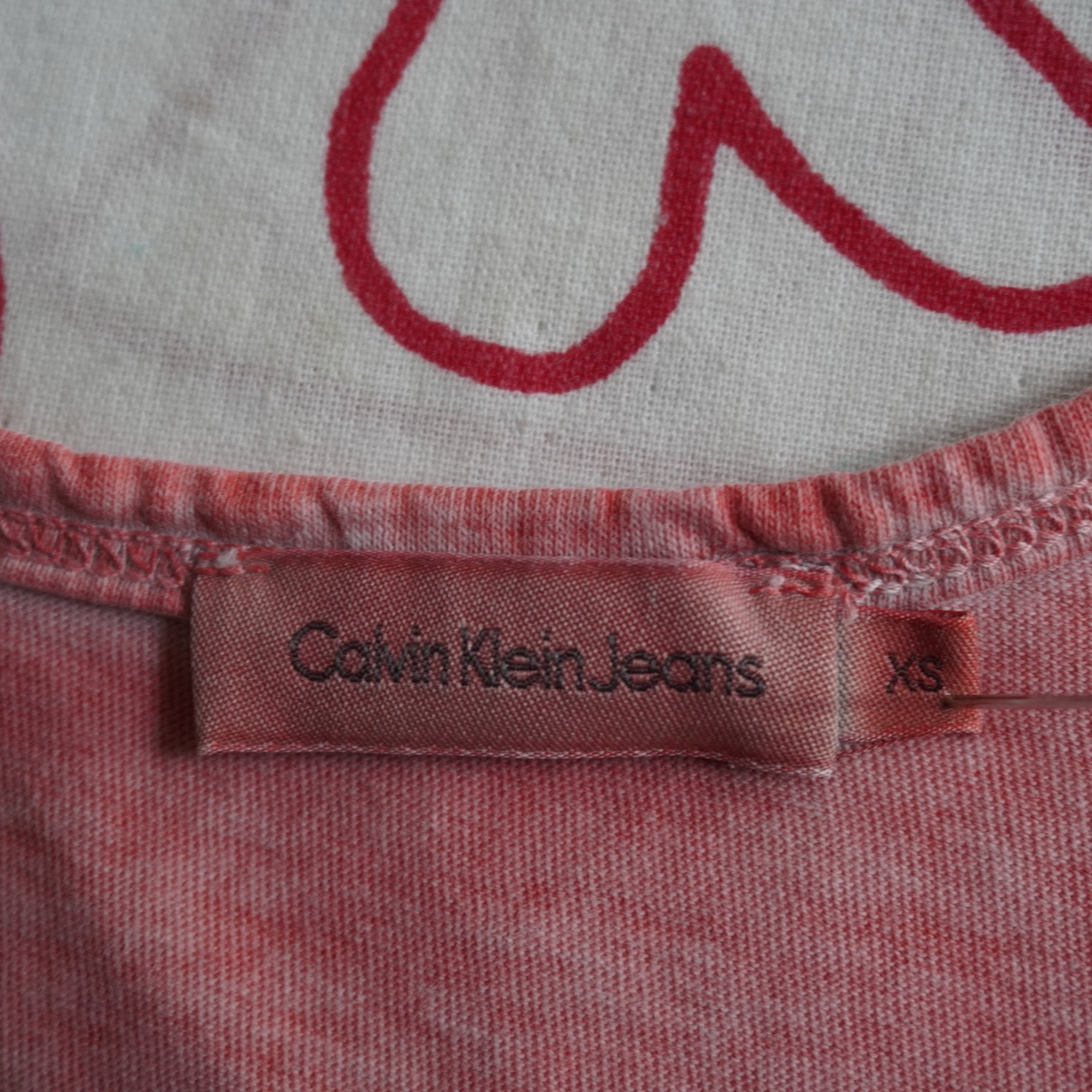 Camiseta de Manga Corta Calvin Klein para Mujer Usada - Rosa, XS