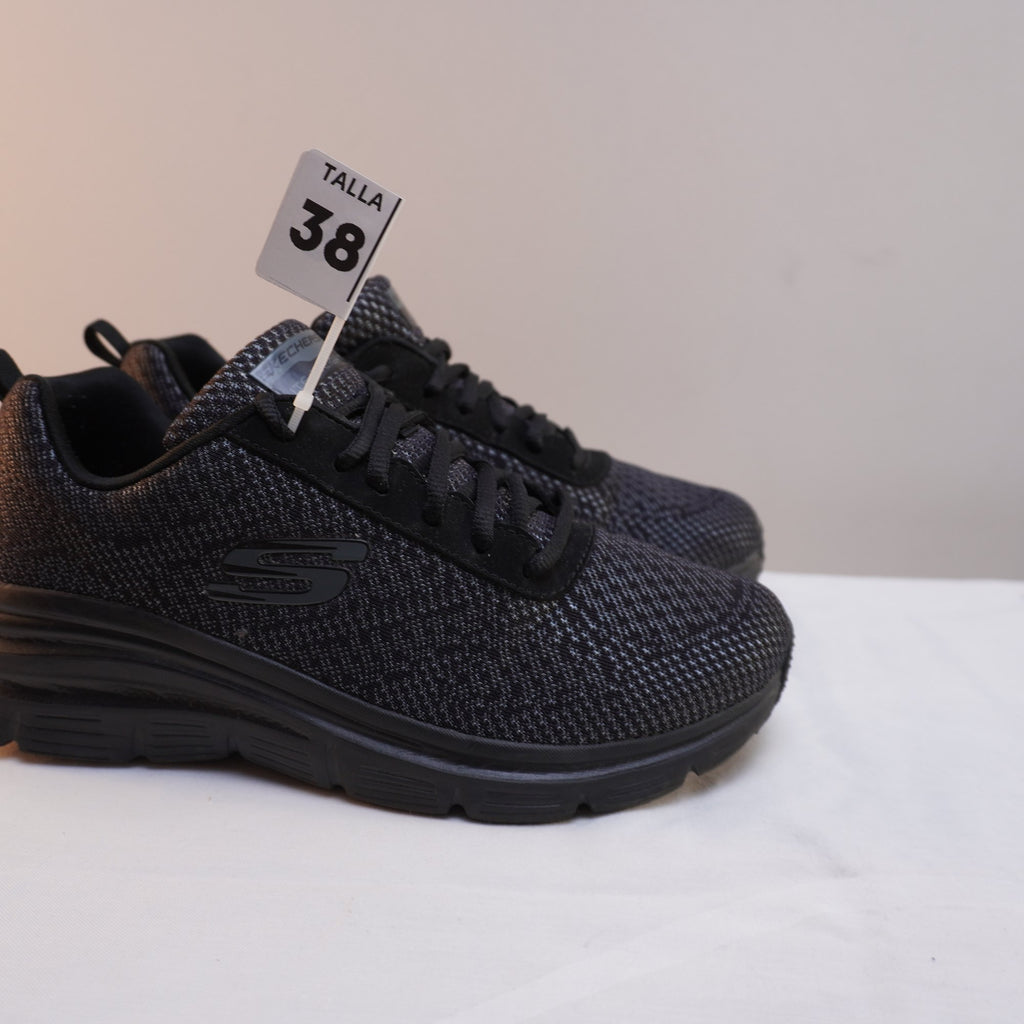 Zapatillas Skechers para Mujer Usadas - Negro, 38