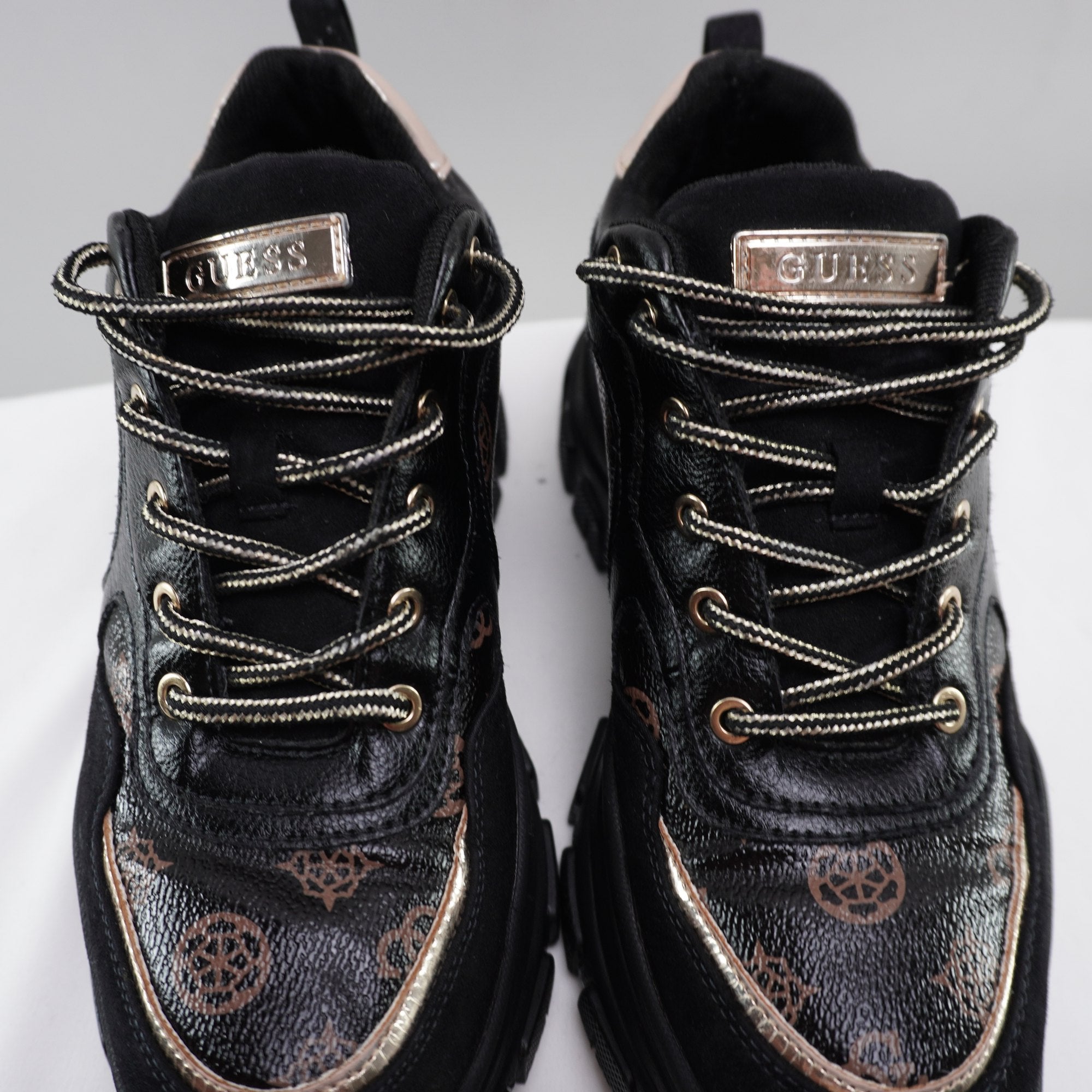 Zapatillas Guess para Mujer Usadas - Negro, 38