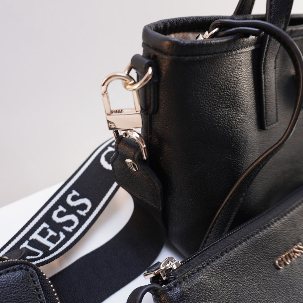 Bolso Baguette Guess para Mujer en Negro - Usado en Muy Buen Estado