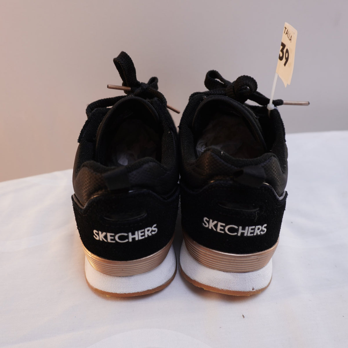 Zapatillas Skechers para Mujer Usadas - Negro, 39
