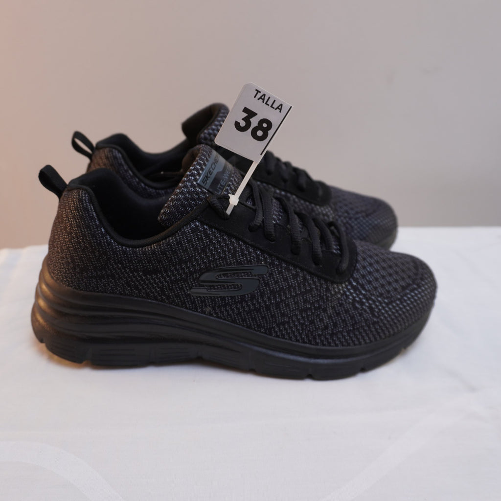 Zapatillas Skechers para Mujer Usadas - Negro, 38
