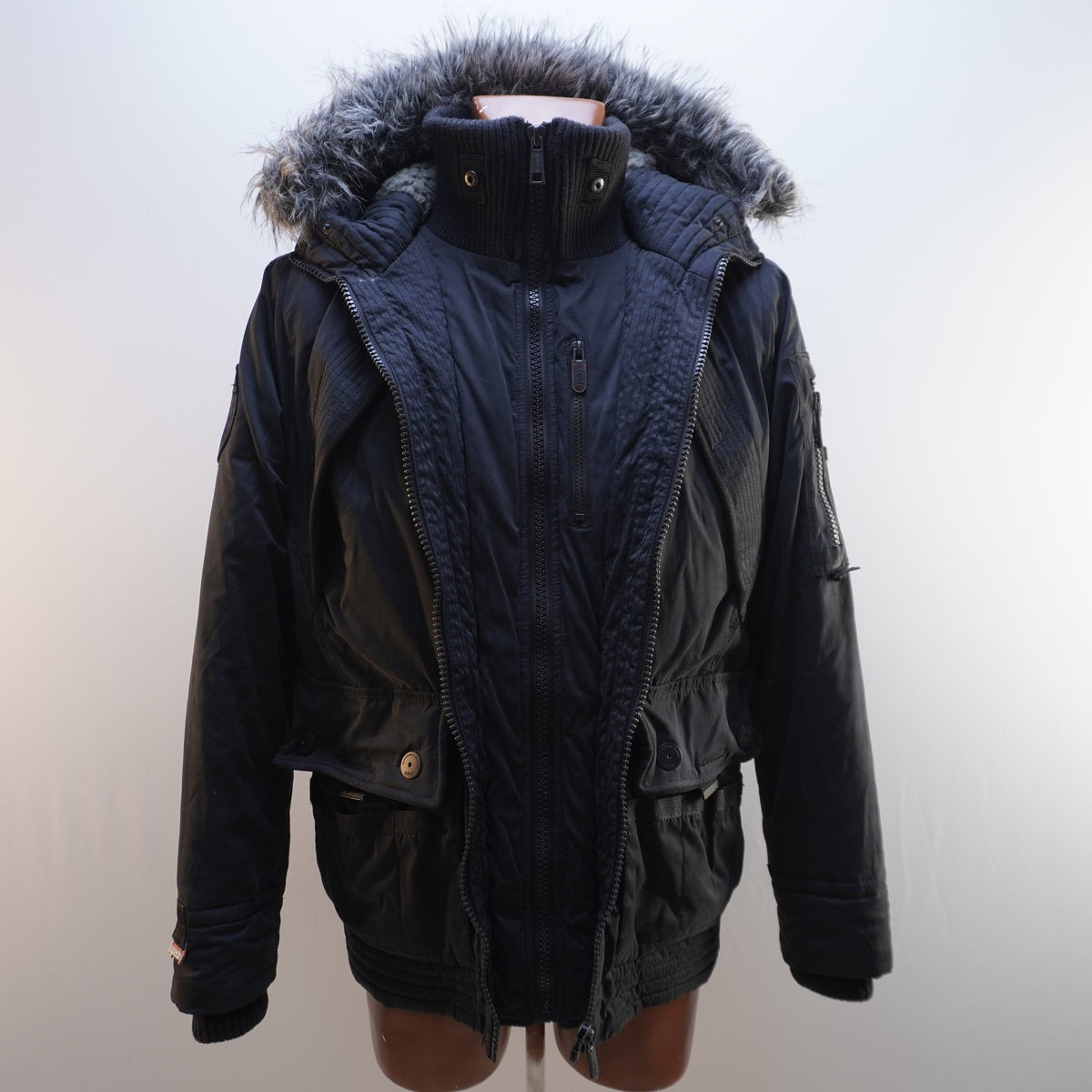 Parka Superdry para Hombre Usada - Grande (L), Muy Buen Estado