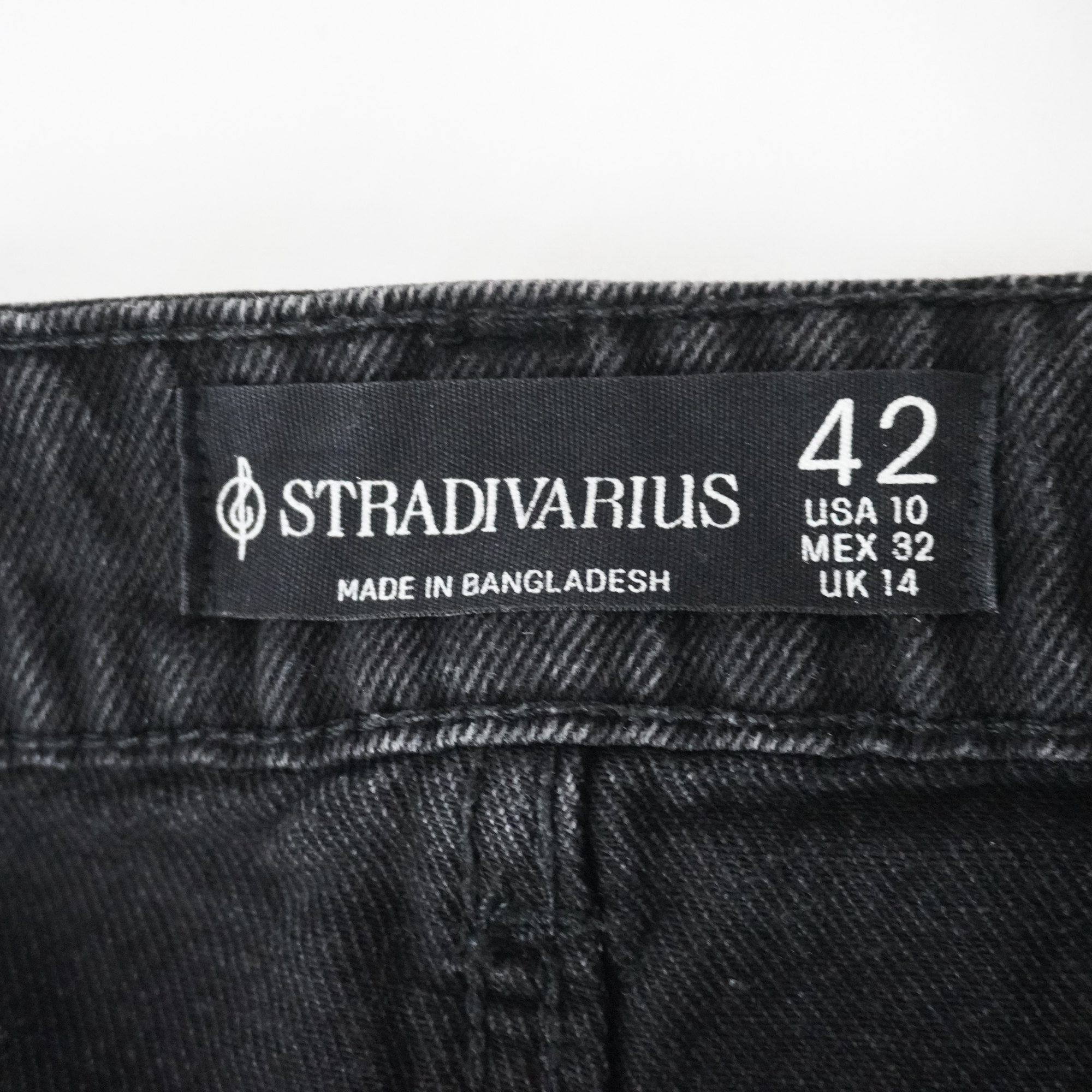 Pantalones Cortos Vaqueros Stradivarius para Mujer Usados - Negros, XL