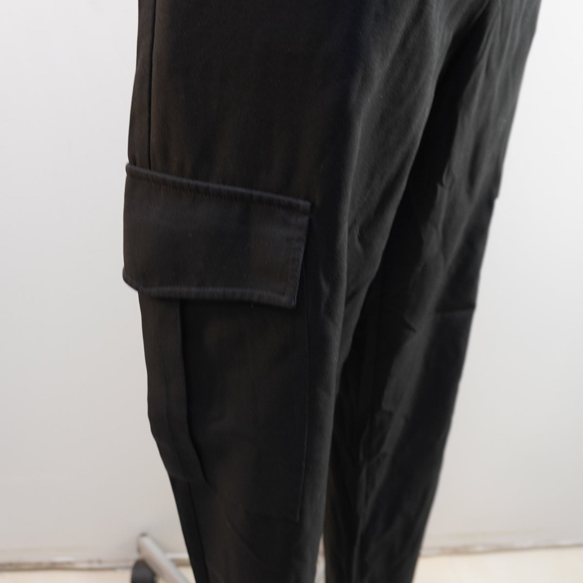 Pantalones Tipo Cargo Zara para Mujer Usados - Negros, M