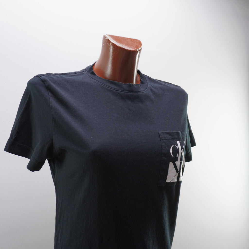 Camiseta de Manga Corta Calvin Klein para Mujer - Negra, XS - Usada en Muy Buen Estado