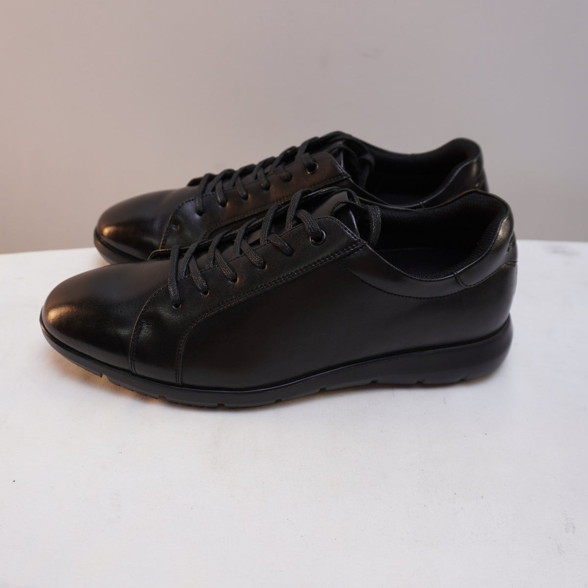 Zapatillas Poerkan para Hombre Usadas - Negras, Talla 41