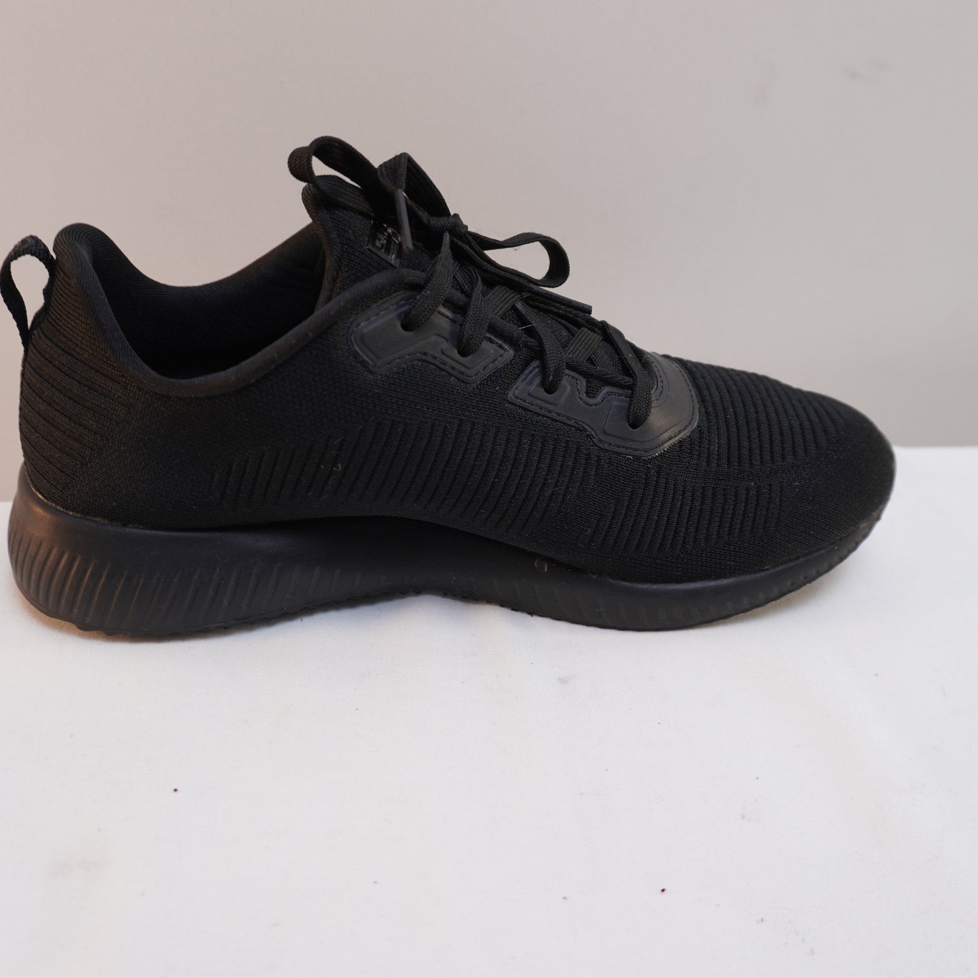 Zapatillas Skechers para Mujer Usadas - Negros, Talla 38