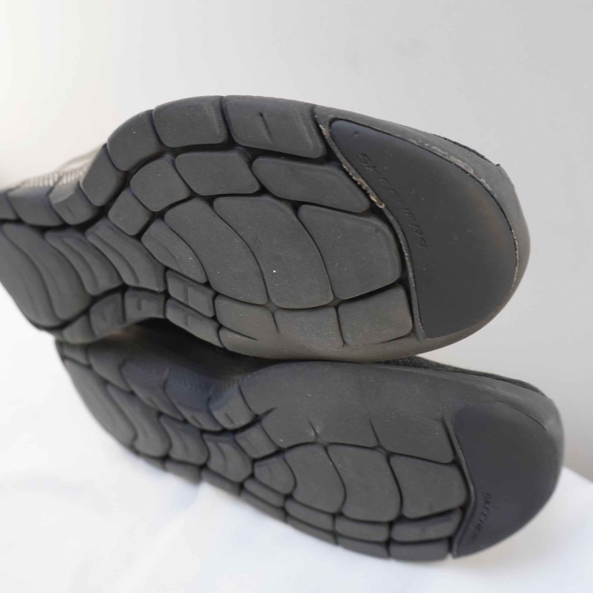Zapatillas Skechers para Mujer Usadas - Negro, Talla 38