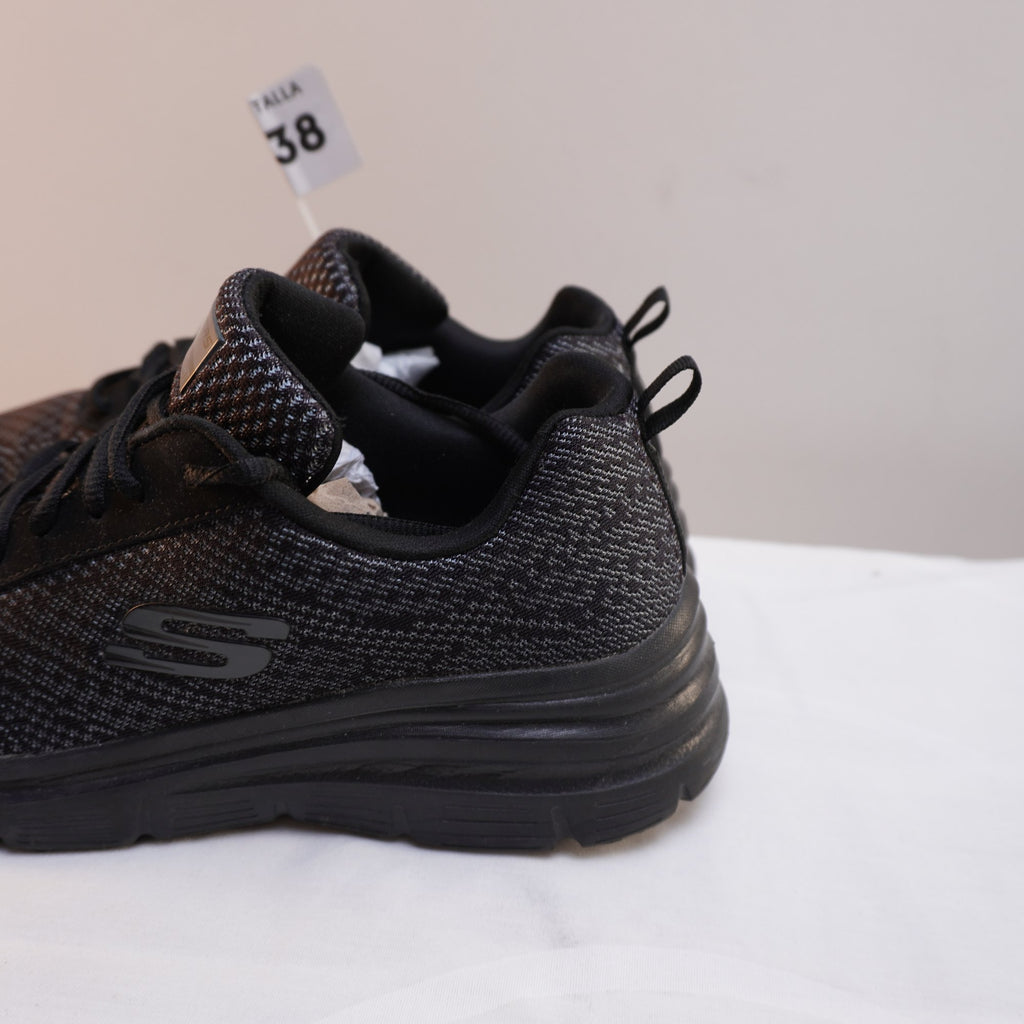 Zapatillas Skechers para Mujer Usadas - Negro, 38