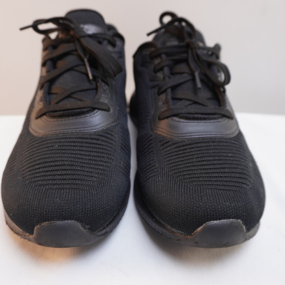 Zapatillas Skechers para Mujer Usadas - Negros, Talla 38