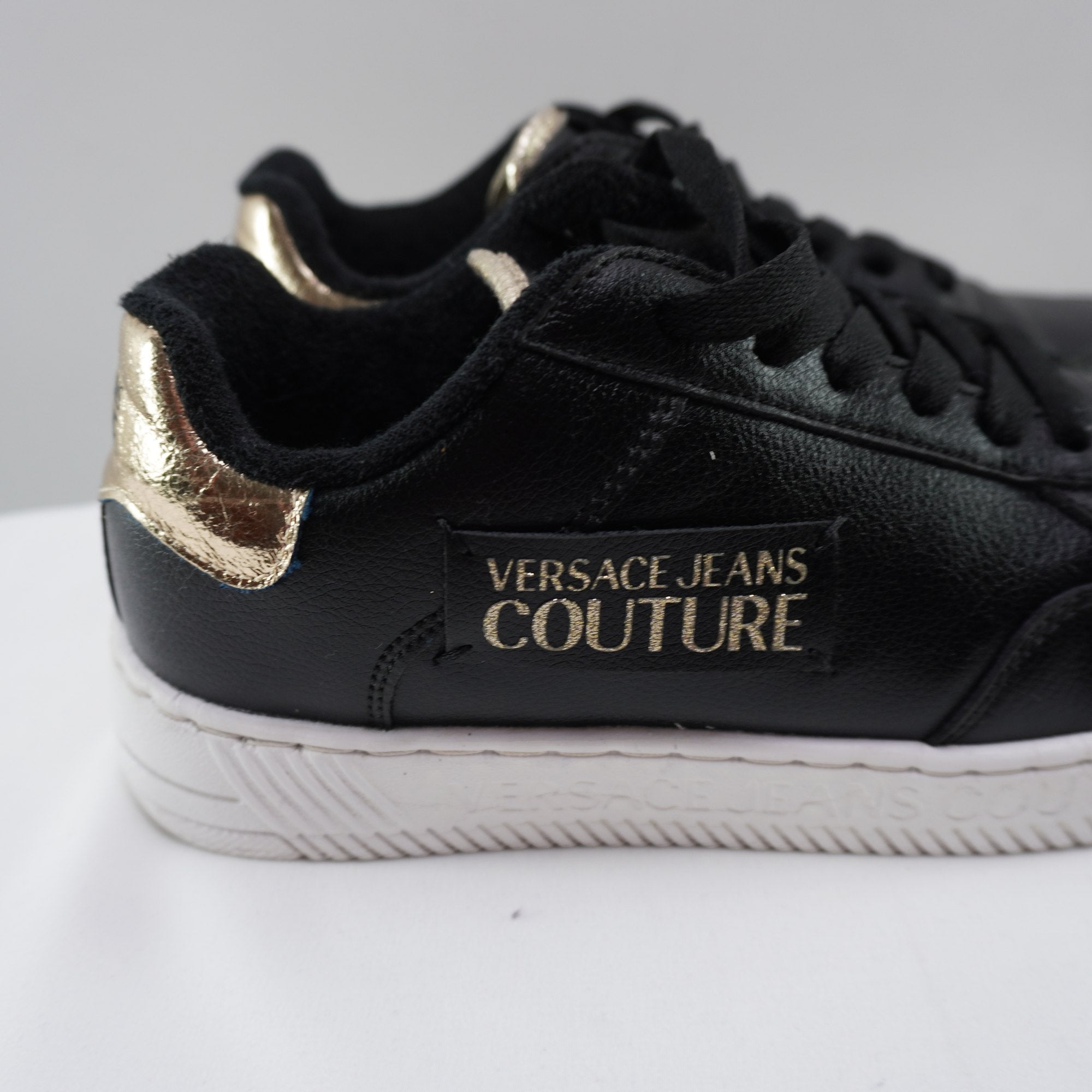 Zapatillas Versace para Mujer Usadas - Negros, Talla 38