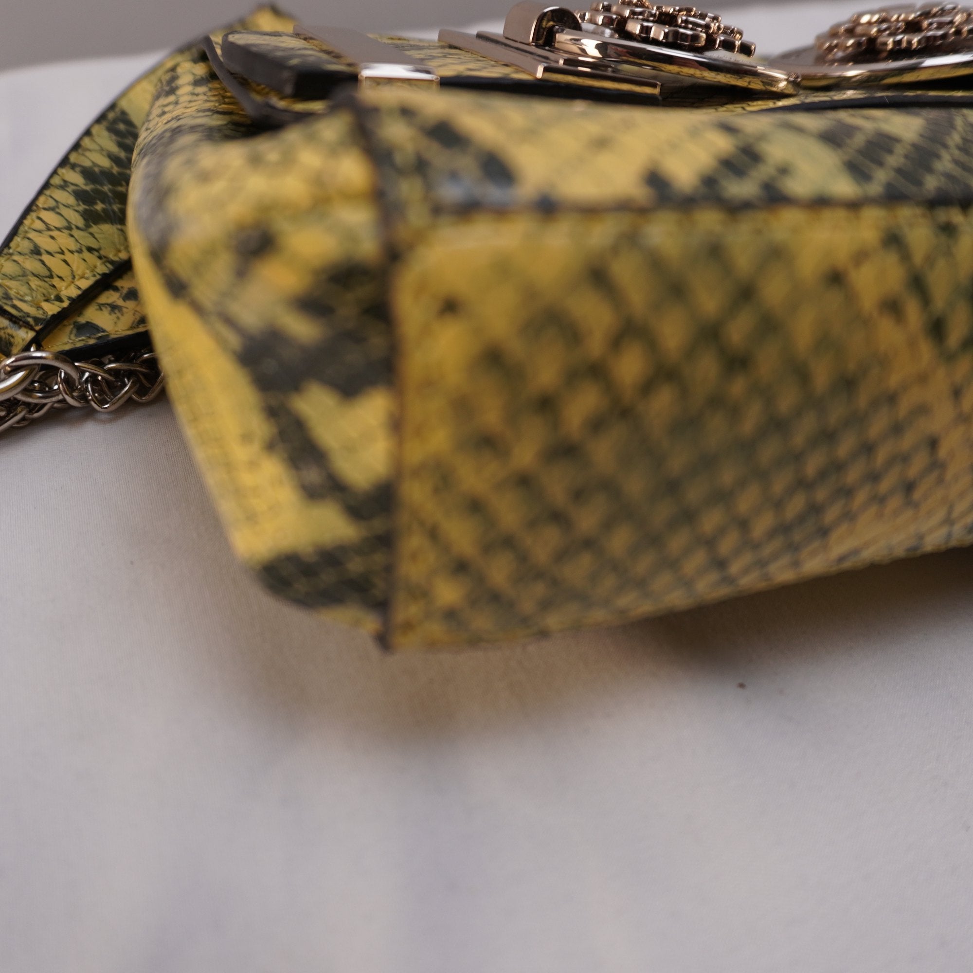 Bolso Baguette Guess para Mujeres Nuevos - Amarillo