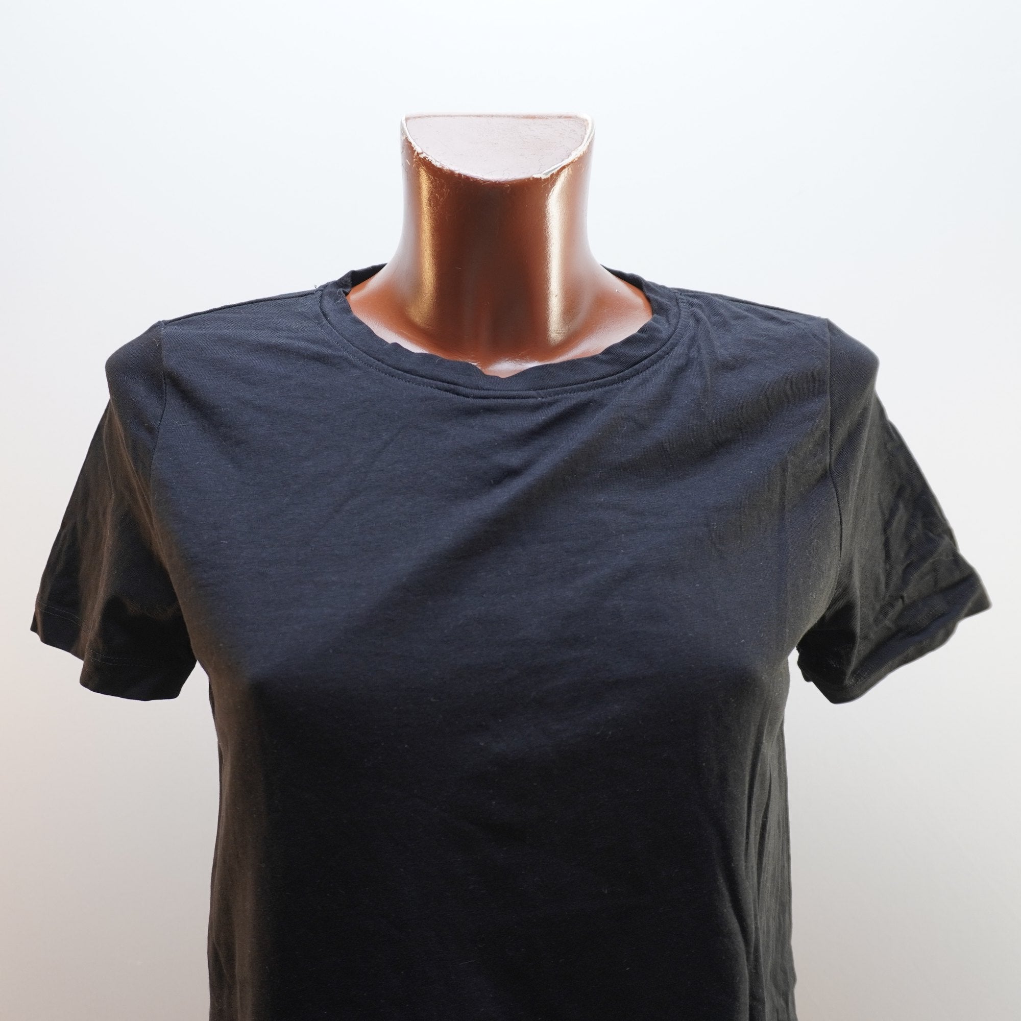 Camiseta Bonprix para Mujer Usada - Negra, Pequeña (S)