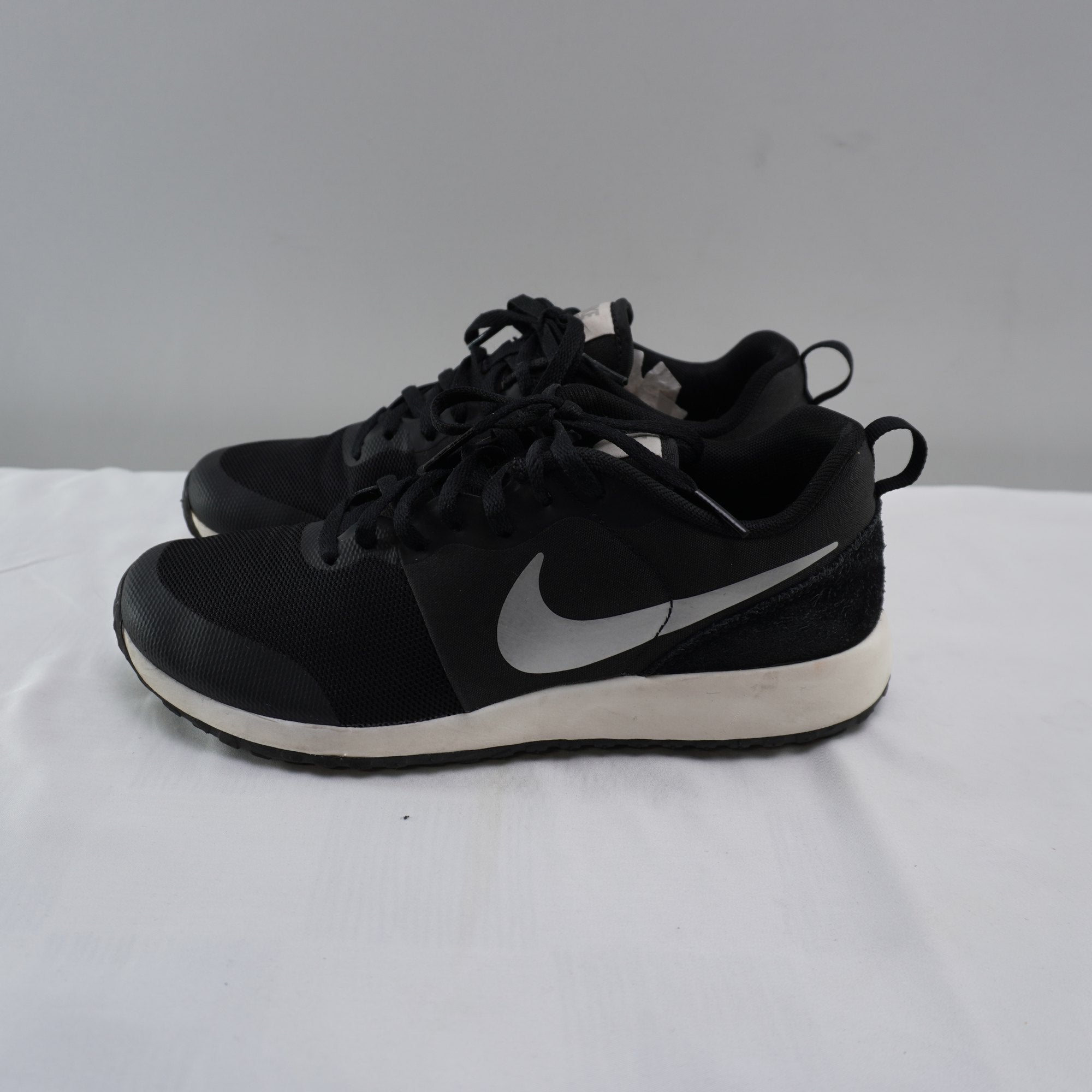 Zapatillas Nike para Mujer en Negro Talla 38 - Usadas en Muy Buen Estado