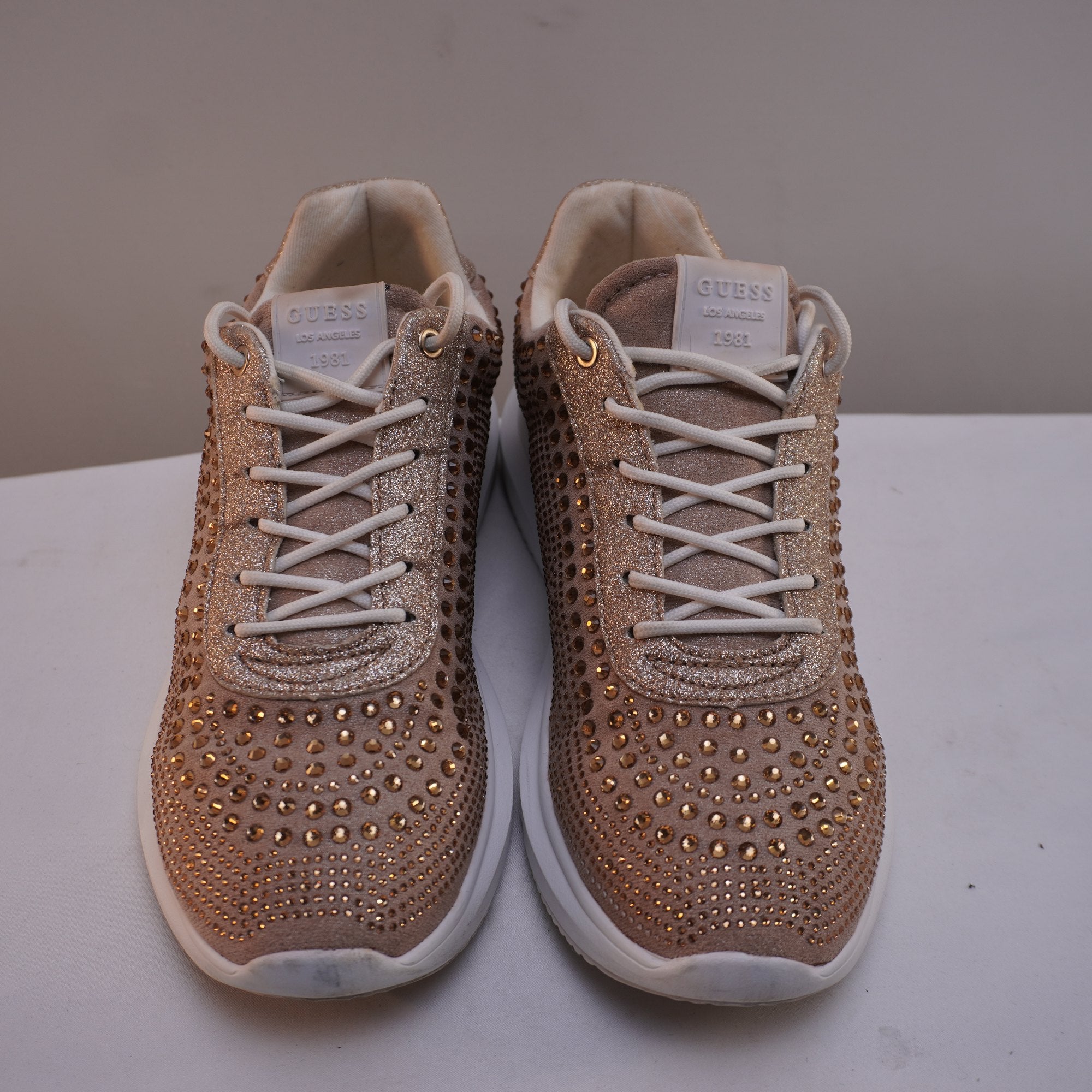 Zapatillas Guess para Mujer Usadas - Dorado, Talla 39