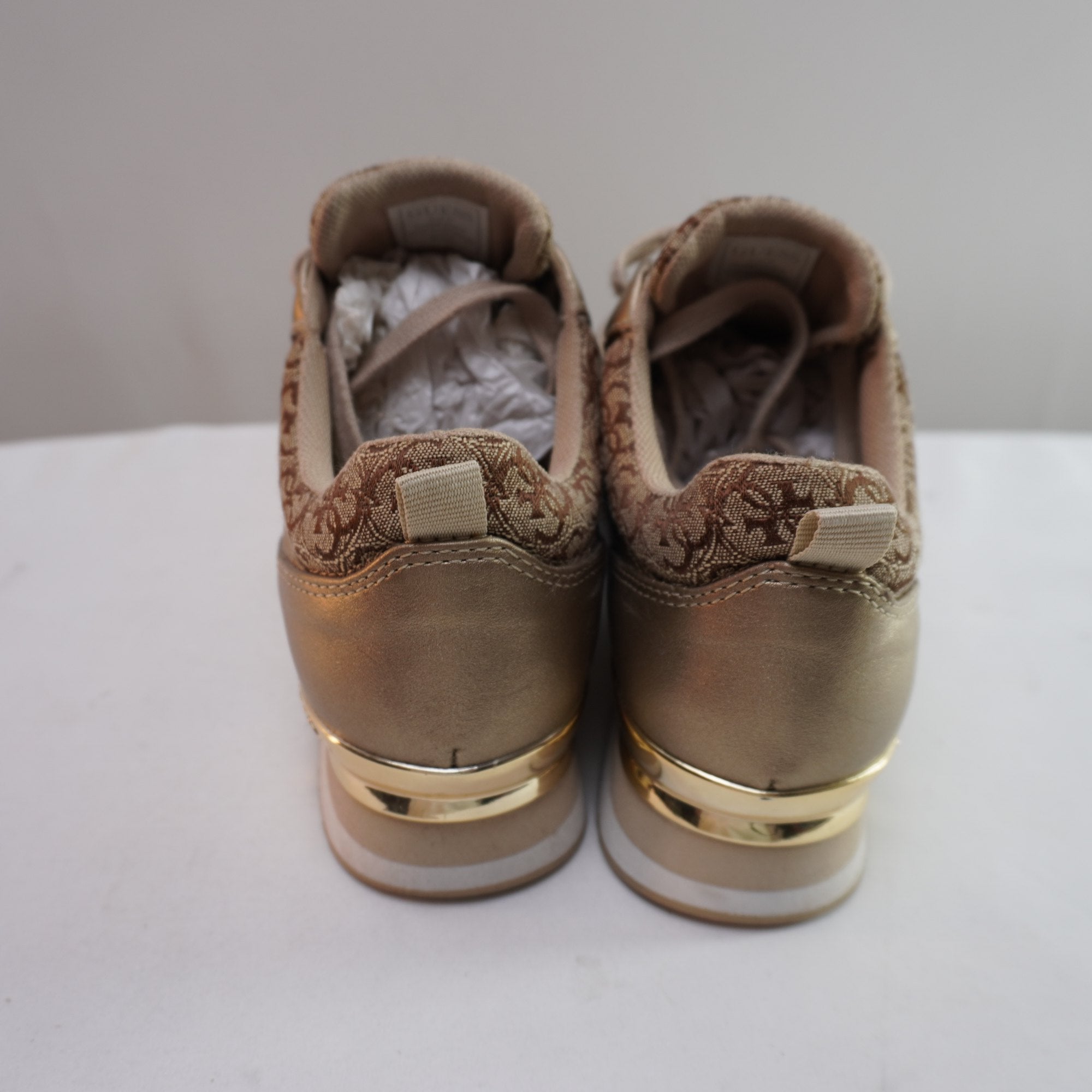 Zapatillas Guess para Mujer Usadas - Dorado, 37