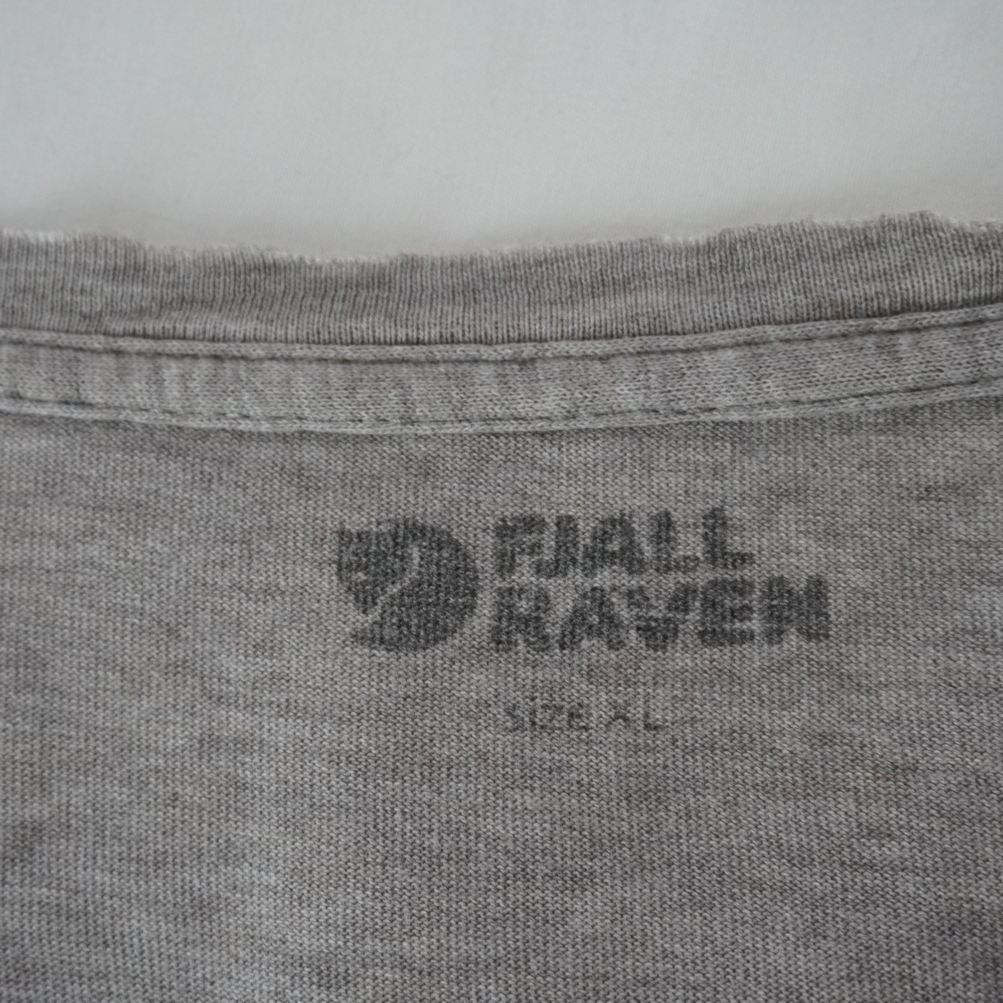 Camiseta de Manga Corta Fjallraven para Hombre Usada - Gris, XL