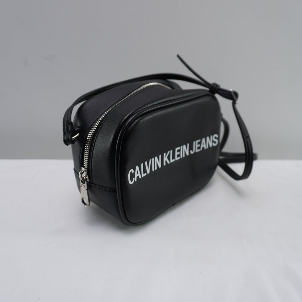 Bolso Baguette Calvin Klein para Mujer Usado - Negro, Excelente Estado