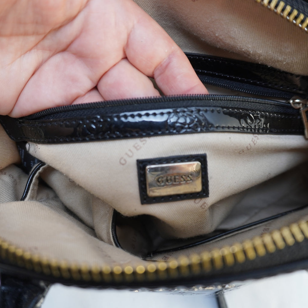 Bolso Baguette Guess para Mujer Usado - Negro en Muy Buen Estado