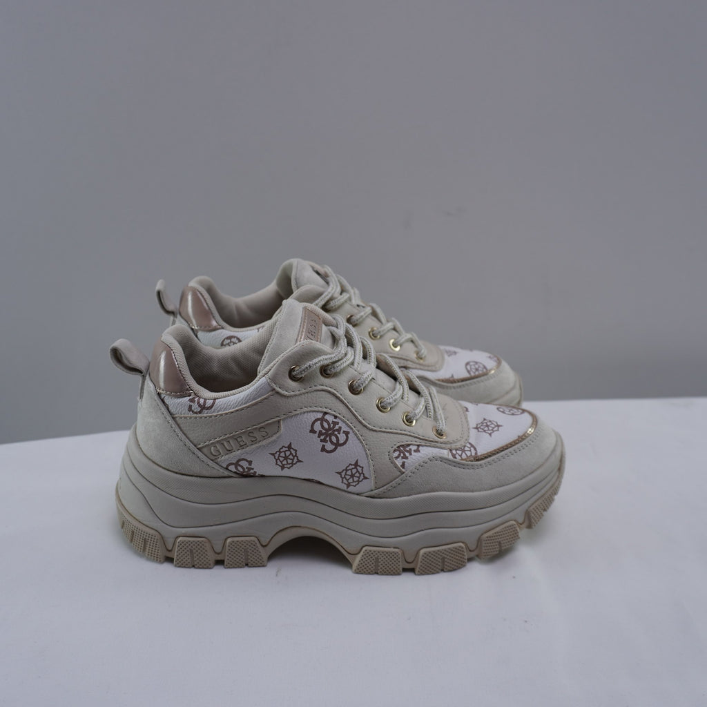 Zapatillas Guess para Mujer Usadas - Blancas, Talla 38