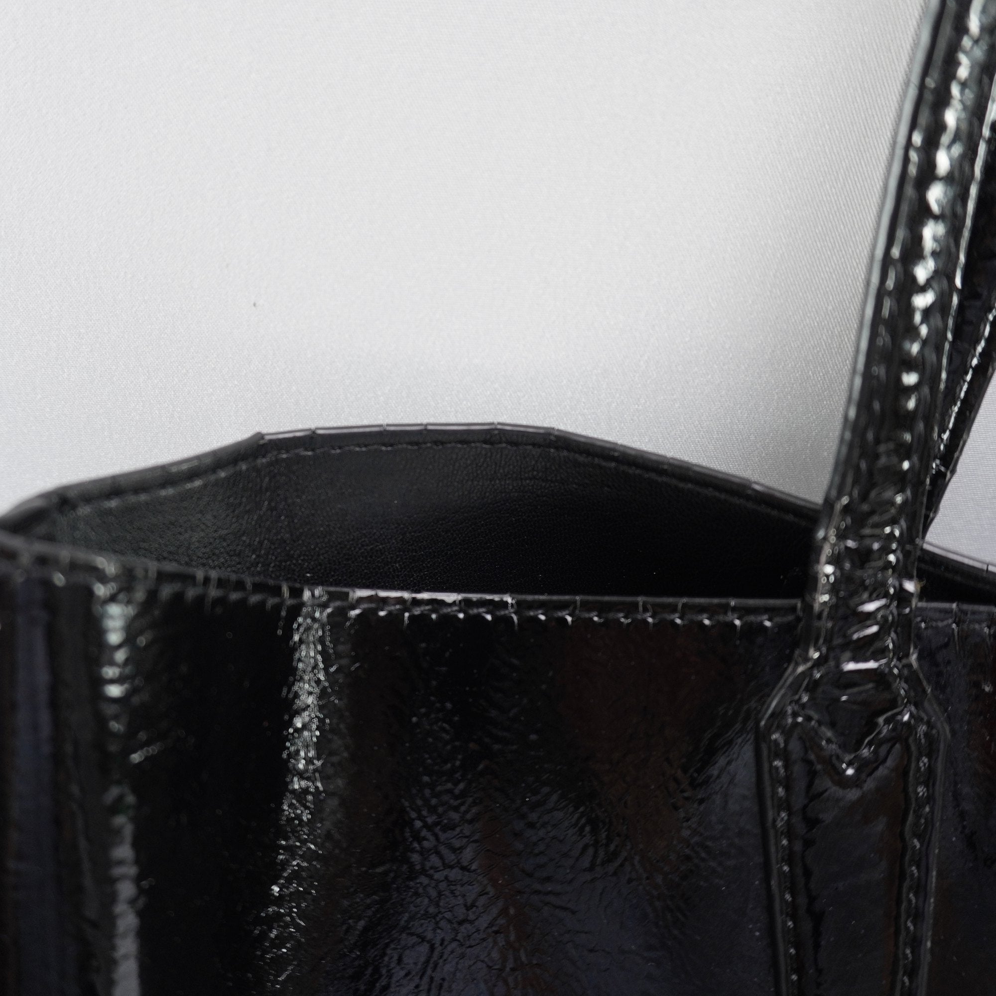 Bolso Baguette Guess para Mujer Usado - Negro