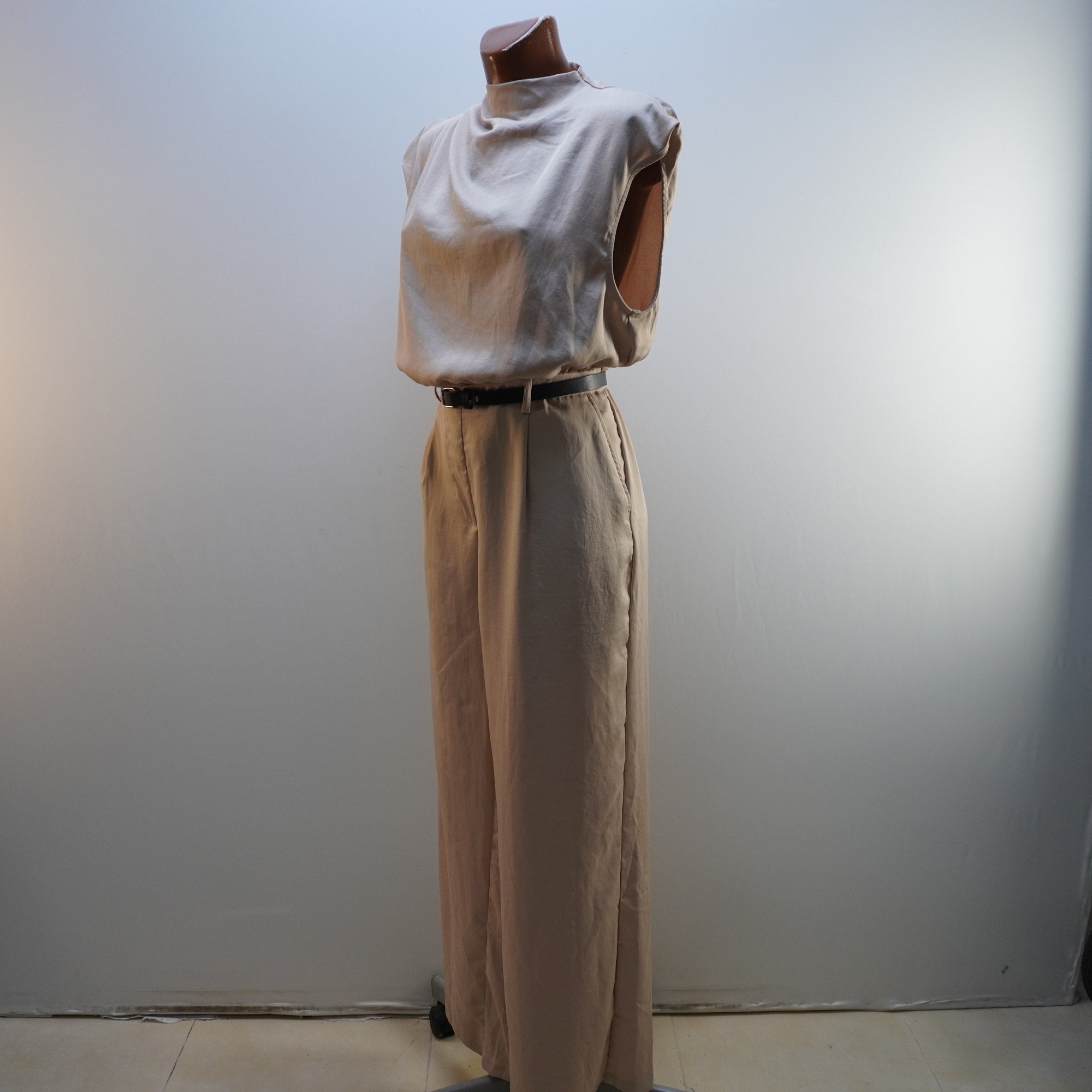 Mono Amisu para Mujer Usado - Beige, L