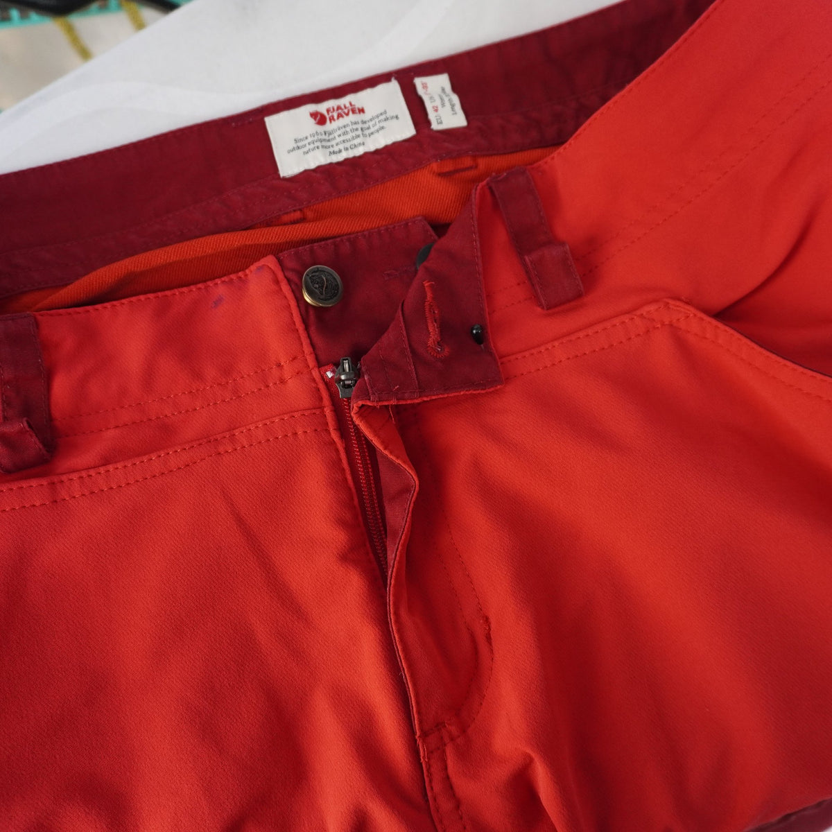 Pantalones tipo Cargo Fjallraven para Mujer Usados - Rojos, L