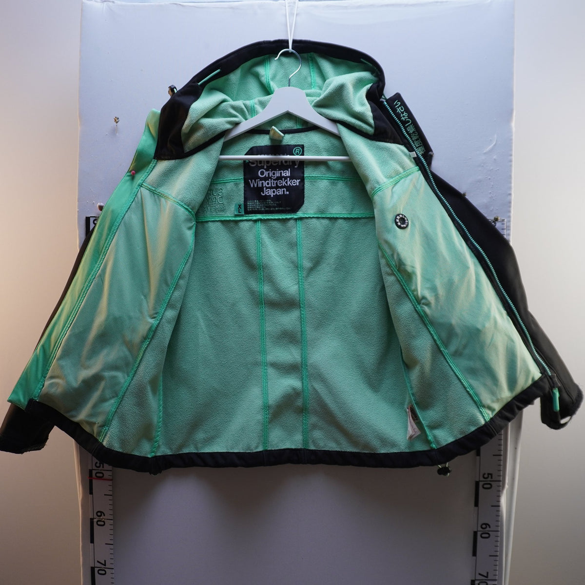 Chaqueta Deportiva Superdry para Mujer Usada - Negra, XXL