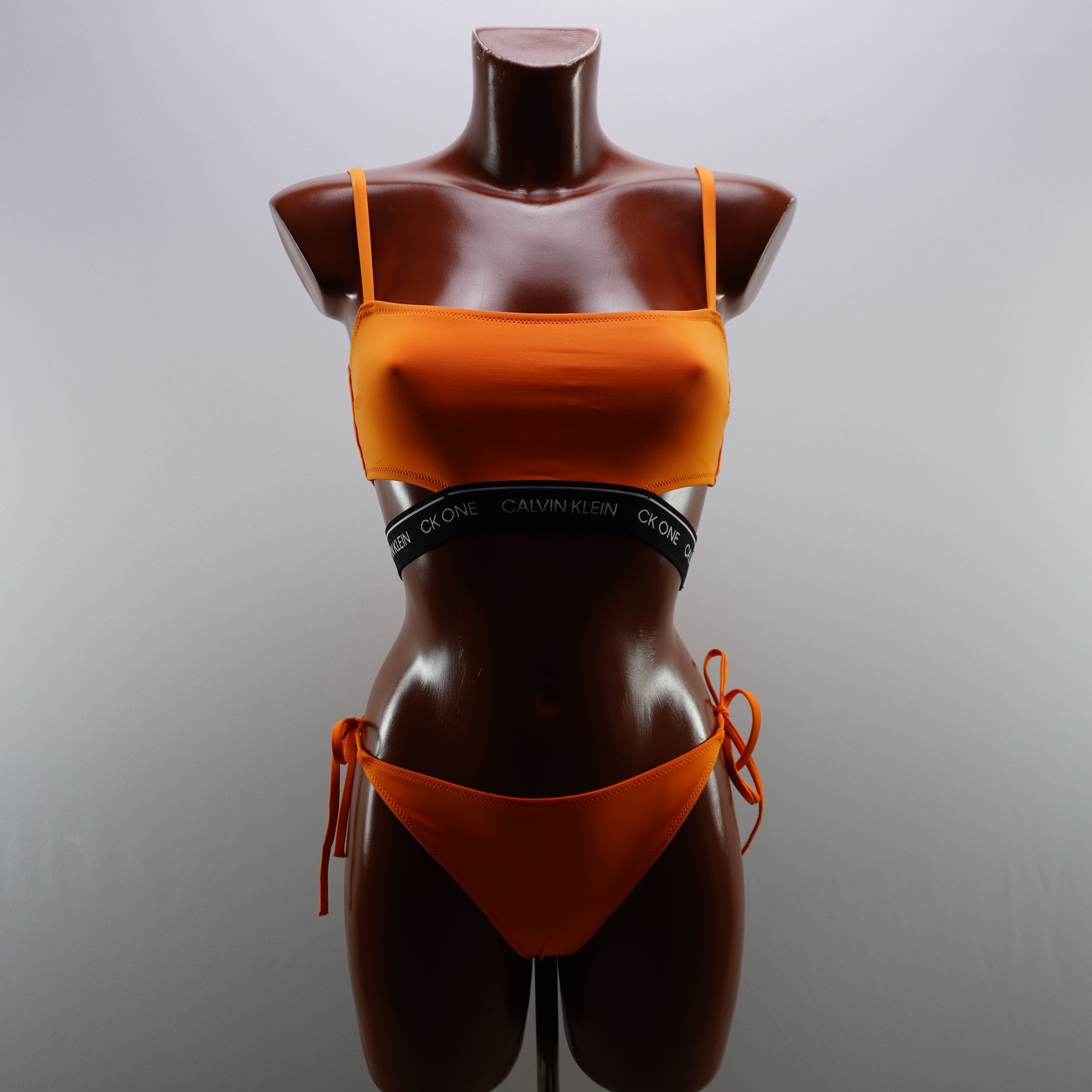Parte Superior de Traje de Baño Calvin Klein para Mujer Usada - Naranja, S