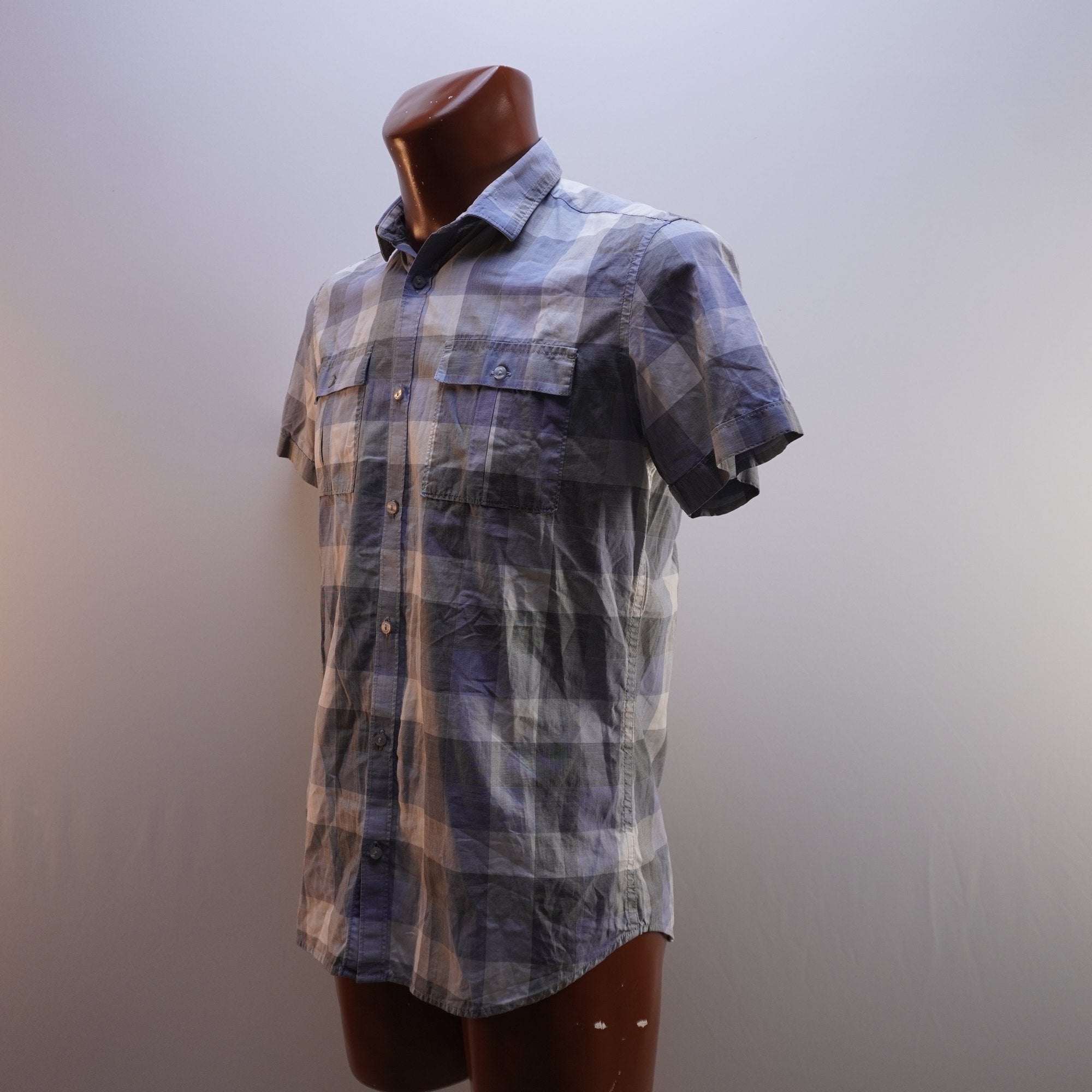 Camisa Henley Calvin Klein para Hombre Usada - Muy Buena Estado