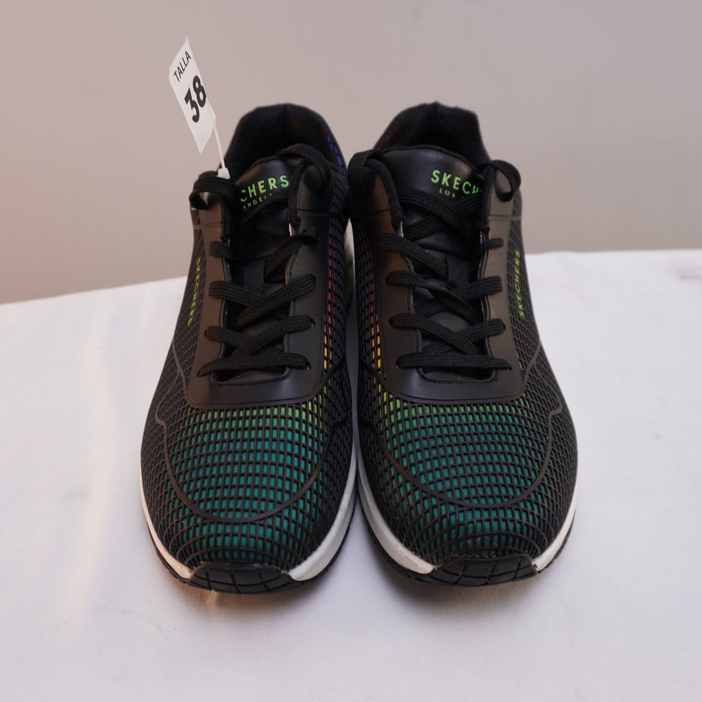 Zapatillas Skechers para Mujer Usadas - Negro, Talla 38