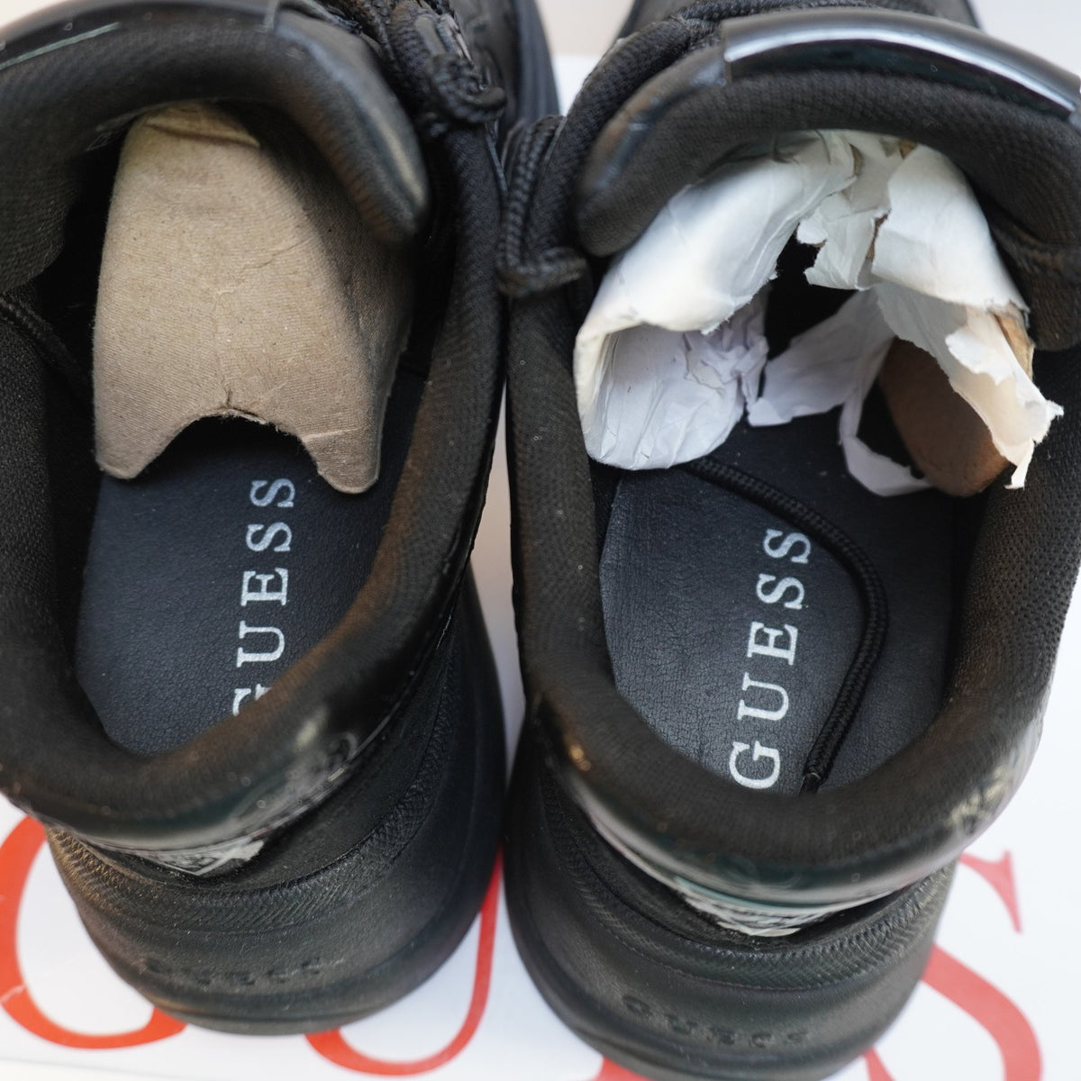 Zapatillas Guess para Mujer Usadas - Negros, Talla 38