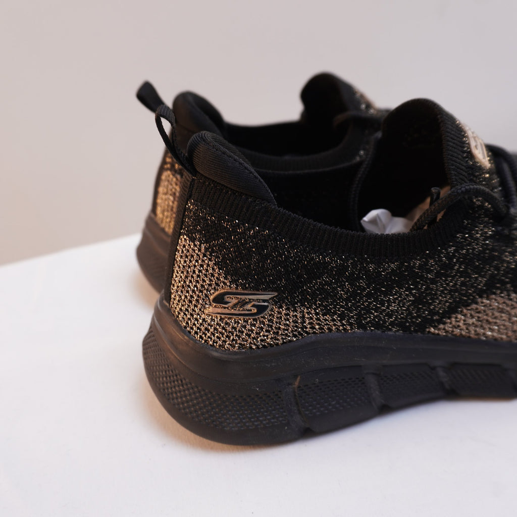 Zapatillas Skechers para Mujer Usadas - Negro, 38.5