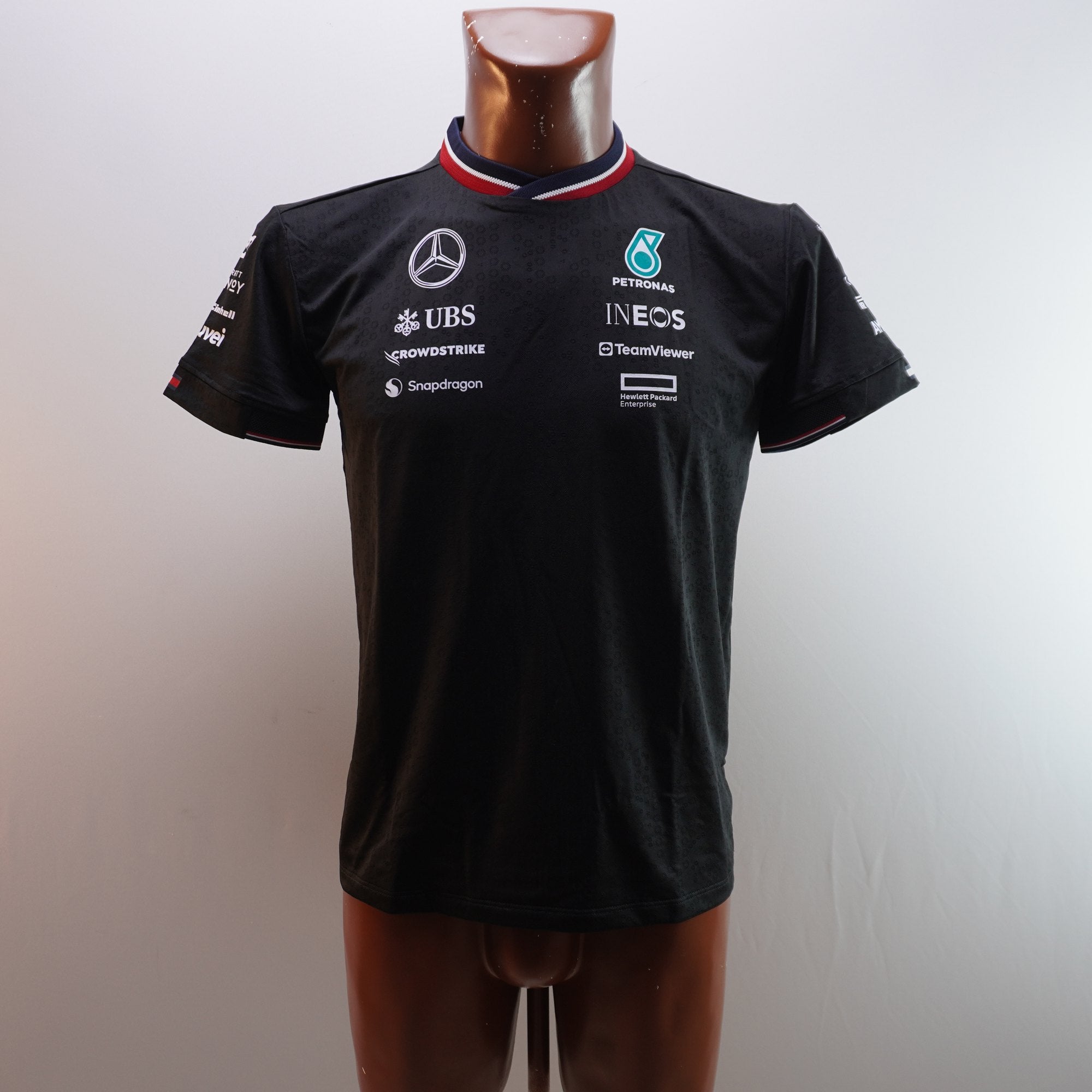 Camiseta de Manga Corta Mercedes para Hombre Usada - Negra, M