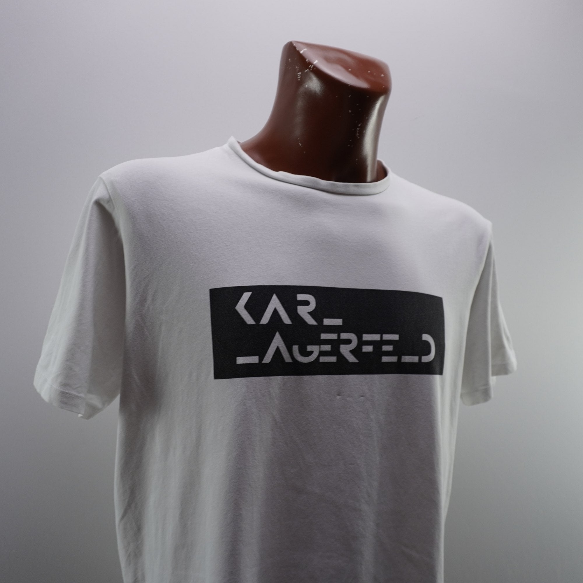 Camiseta de Manga Corta Karl Lagerfeld para Hombre - Blanco, XXL, Usada en Muy Buen Estado