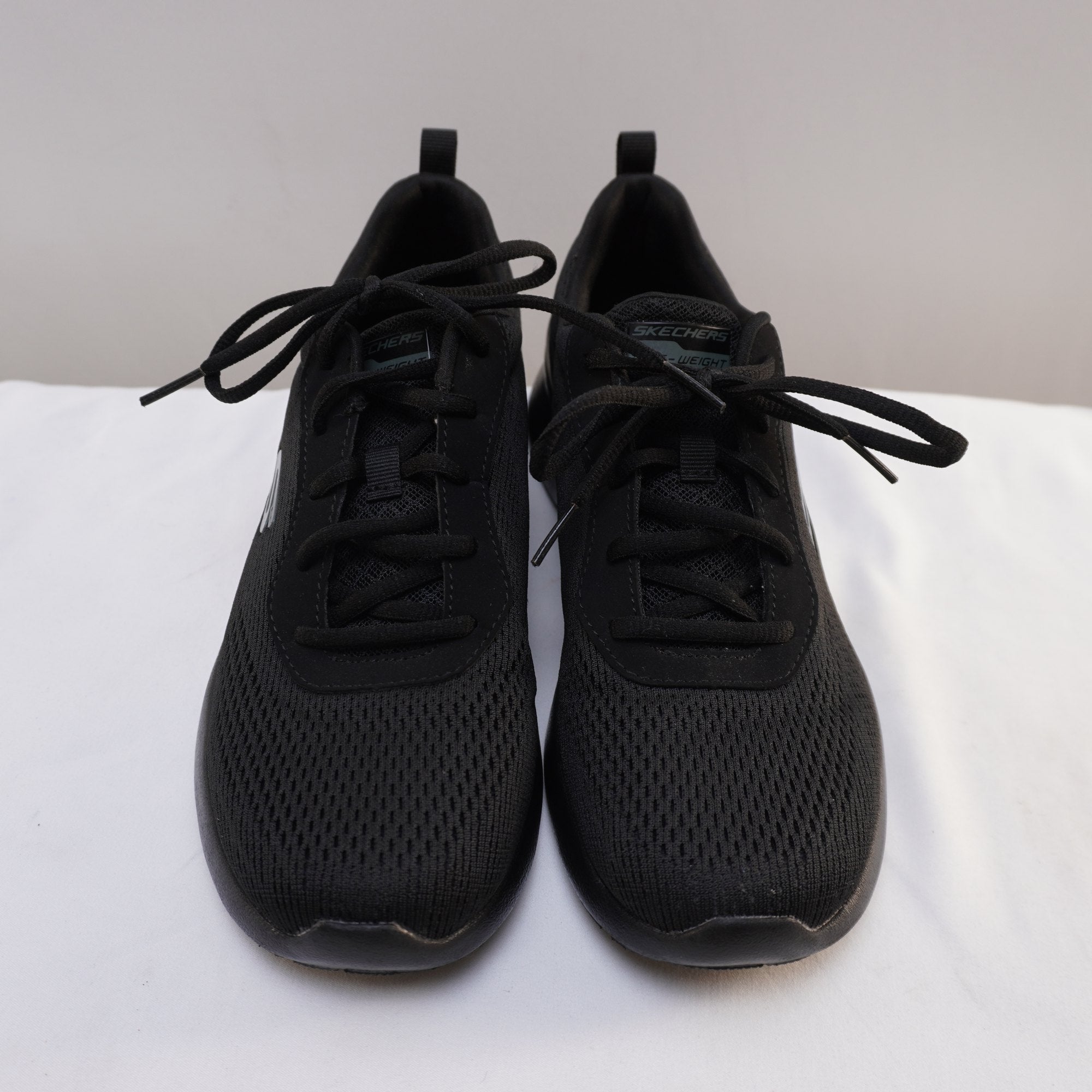 Zapatillas Skechers para Mujeres Usadas - Negro, Talla 39