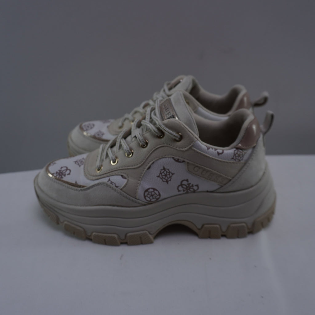 Zapatillas Guess para Mujer Usadas - Blancas, Talla 38
