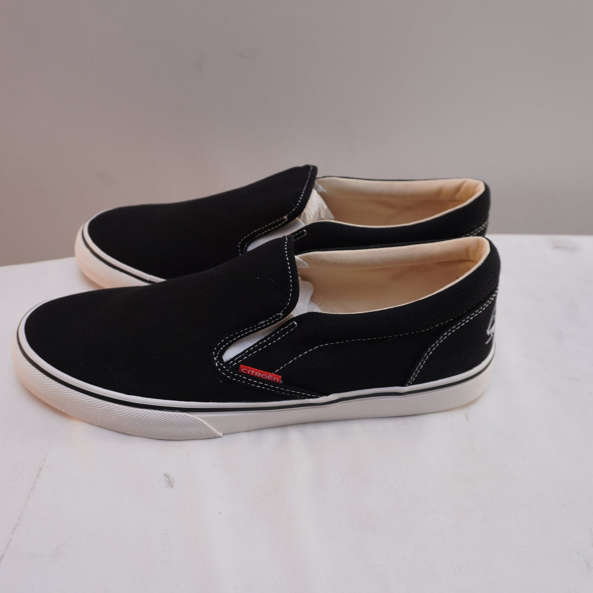Zapatillas Citroën para Hombre Usadas - Negros, Talla 45