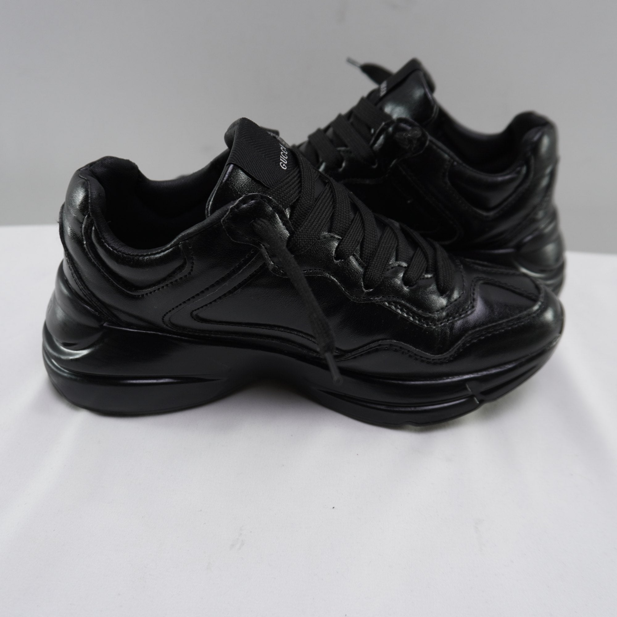 Zapatillas Gucci para Mujer Usadas - Negro, Talla 38