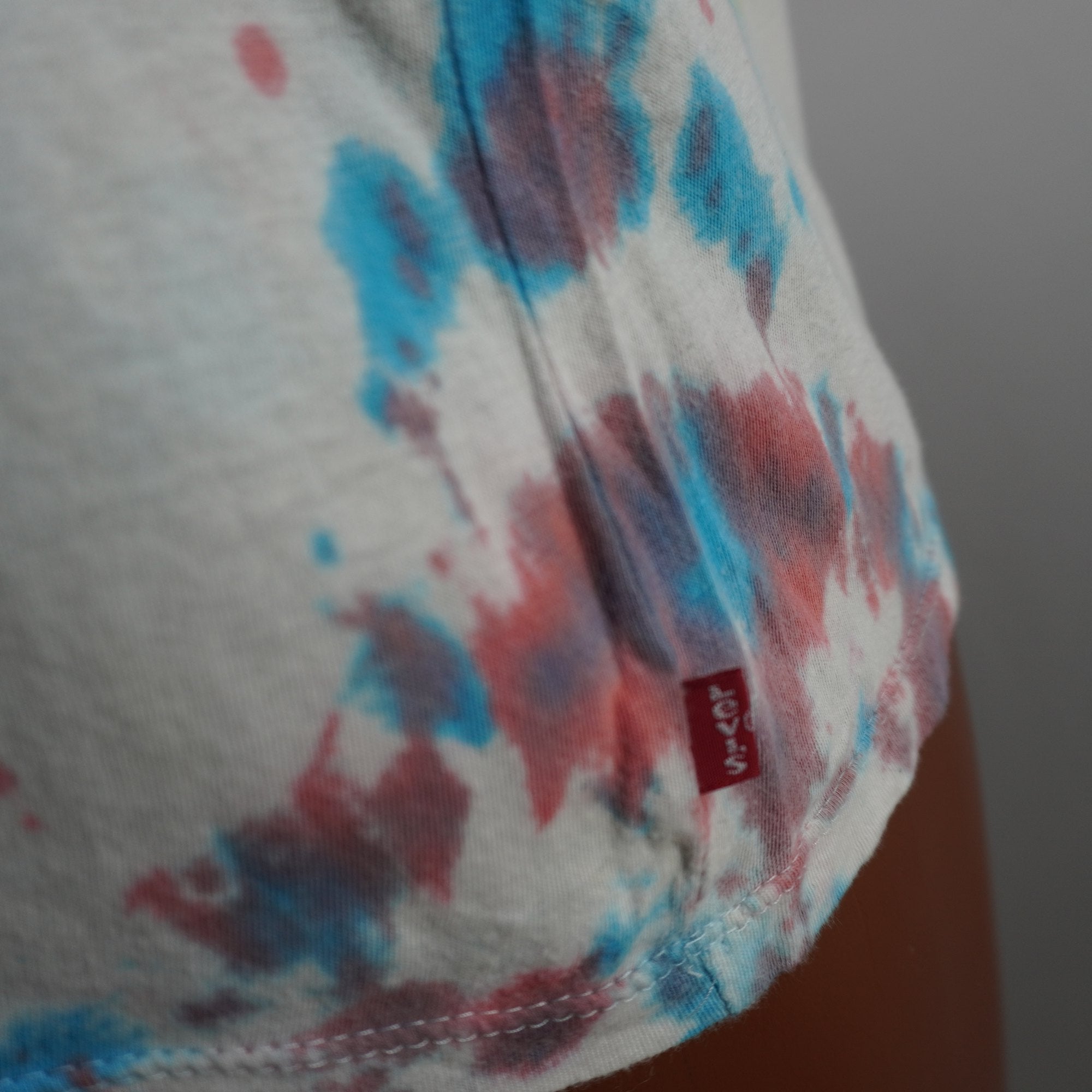Camiseta de Manga Corta Levi's para Mujer Usada - Multicolor, M