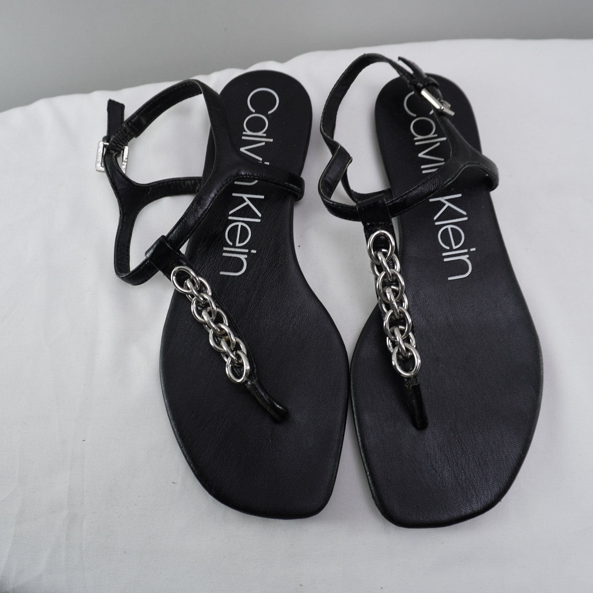 Sandalias Calvin Klein para Mujer Usadas - Negro, Talla 38