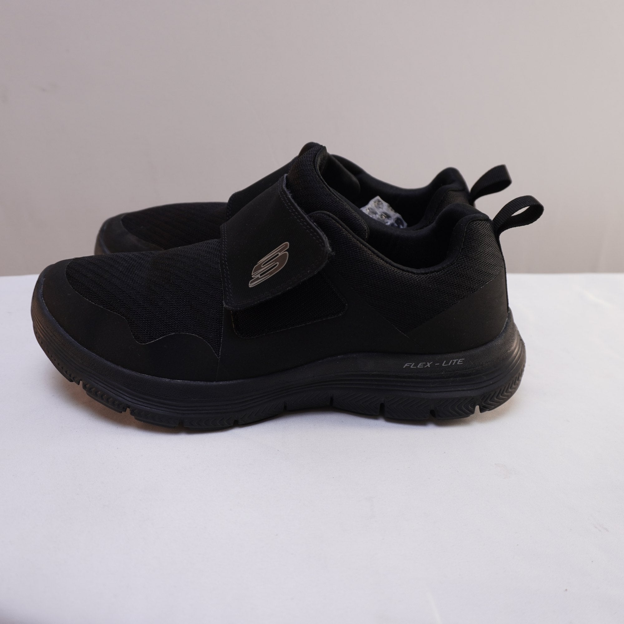 Zapatillas Skechers para Mujer Usadas - Negro, 40