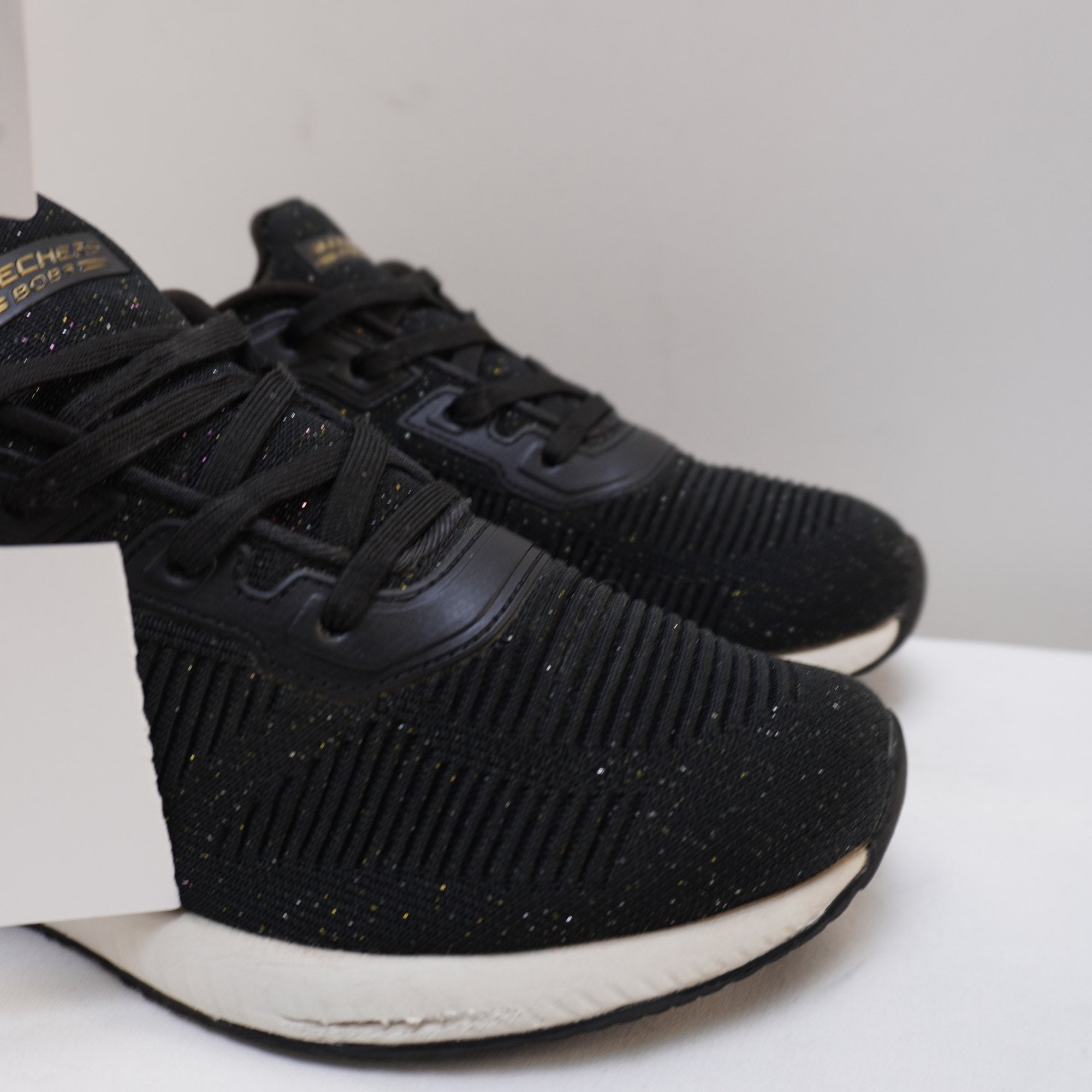 Zapatillas Skechers para Mujer Usadas - Negro, Talla 39
