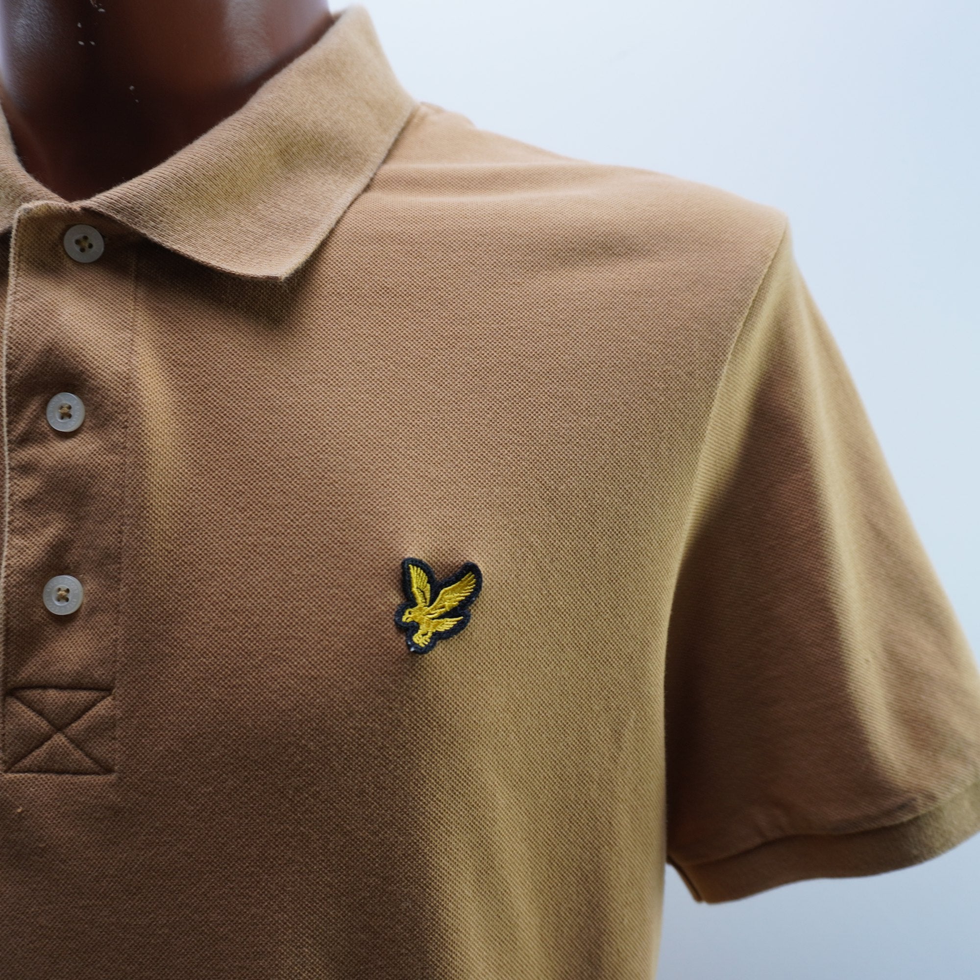 Camiseta de Manga Corta Lyle & Scott para Hombre - Marrón, L (Usada en Muy Buen Estado)