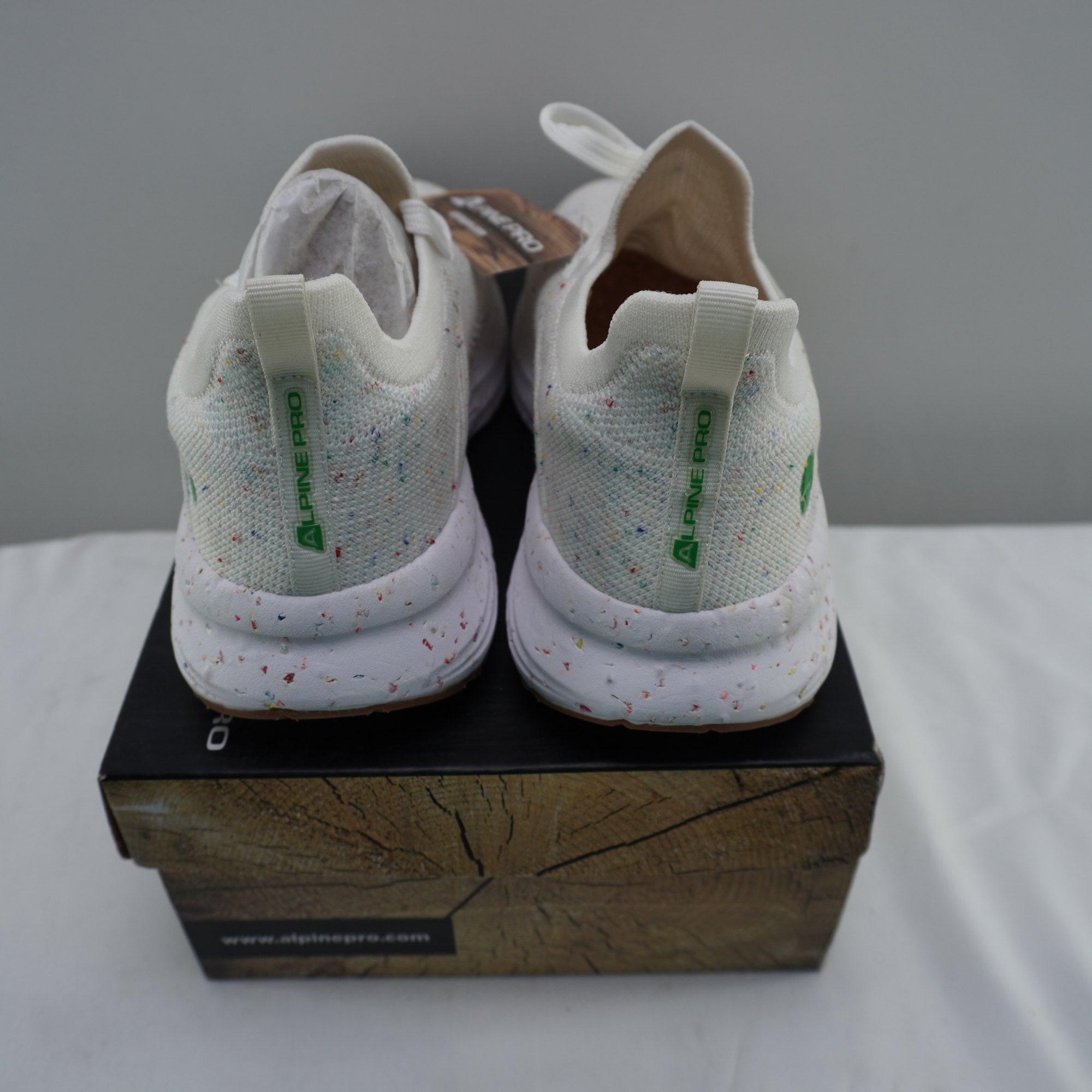Zapatillas Alpine para Mujeres Usadas - Blancas, Talla 41