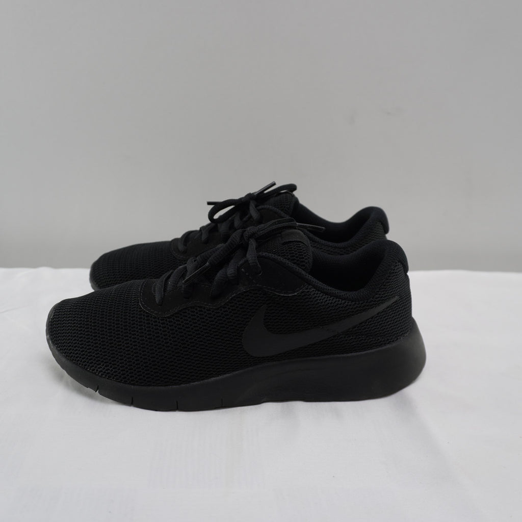 Zapatillas Nike para Mujer Usadas - Negro, Talla 38
