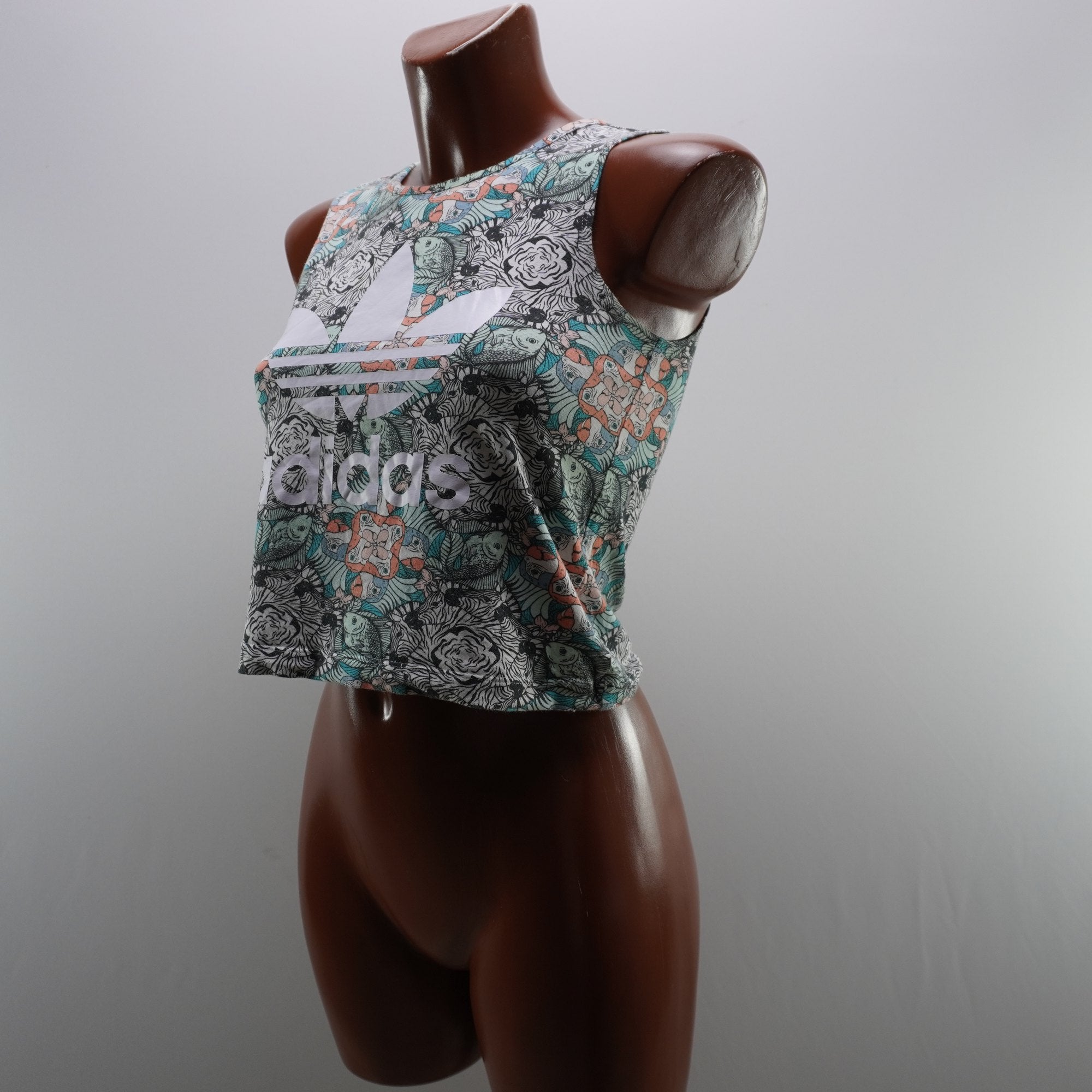 Camiseta de Manga Corta Adidas para Mujer - Multicolor, S (Usada en Muy Buen Estado)