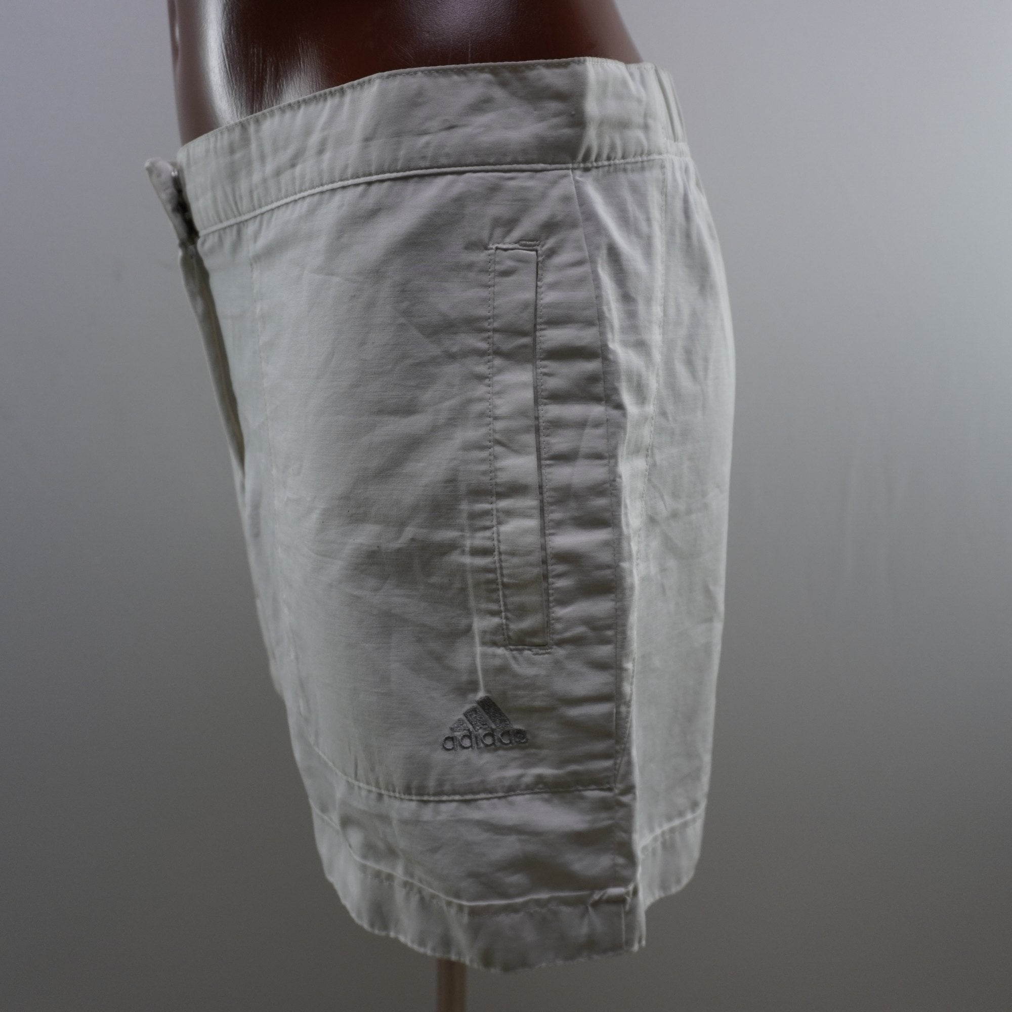 Bermudas Adidas para Mujer Usadas - Blancas, L